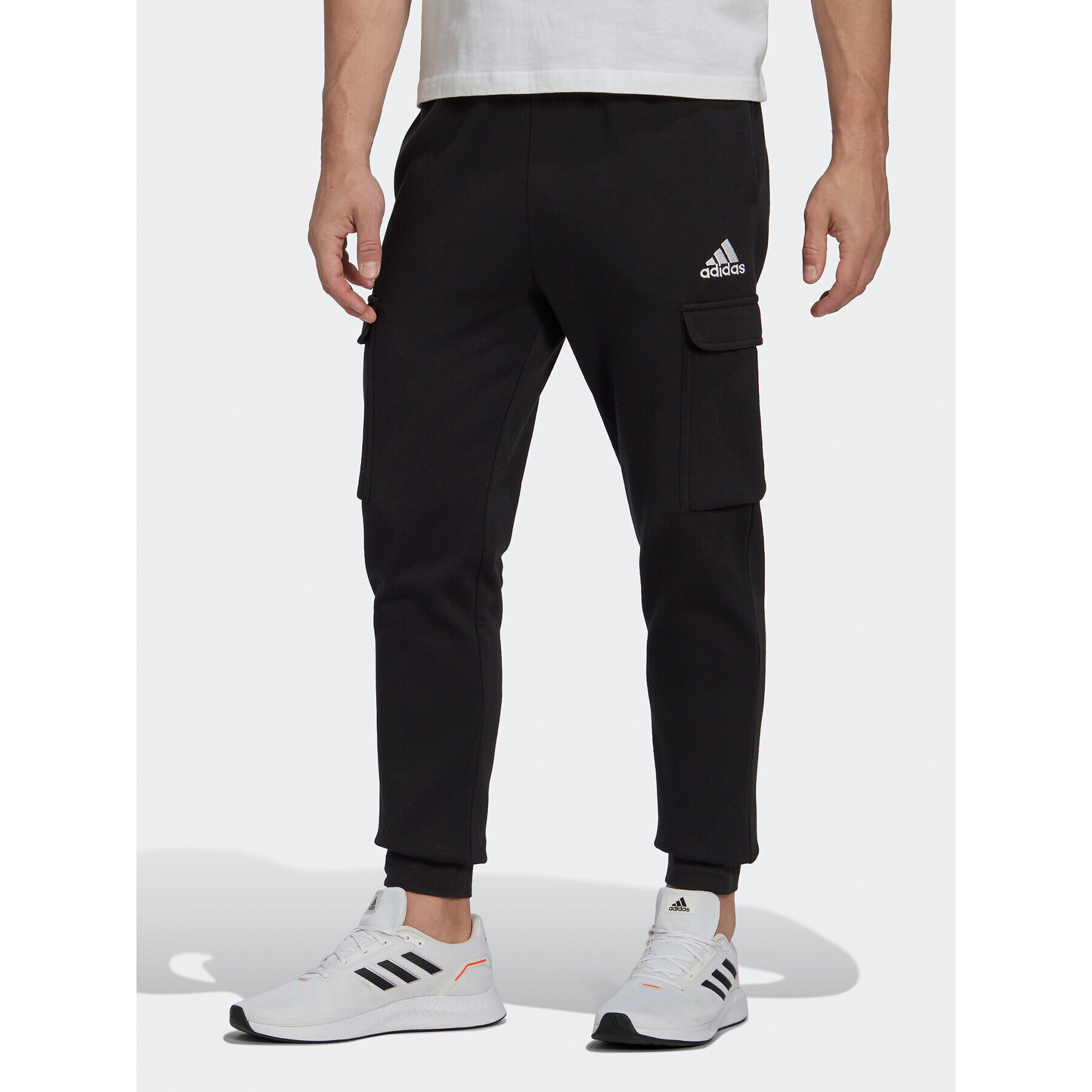 adidas Teplákové kalhoty Essentials Fleece Regular Tapered Cargo Joggers HL2226 Černá Regular Fit - Pepit.cz