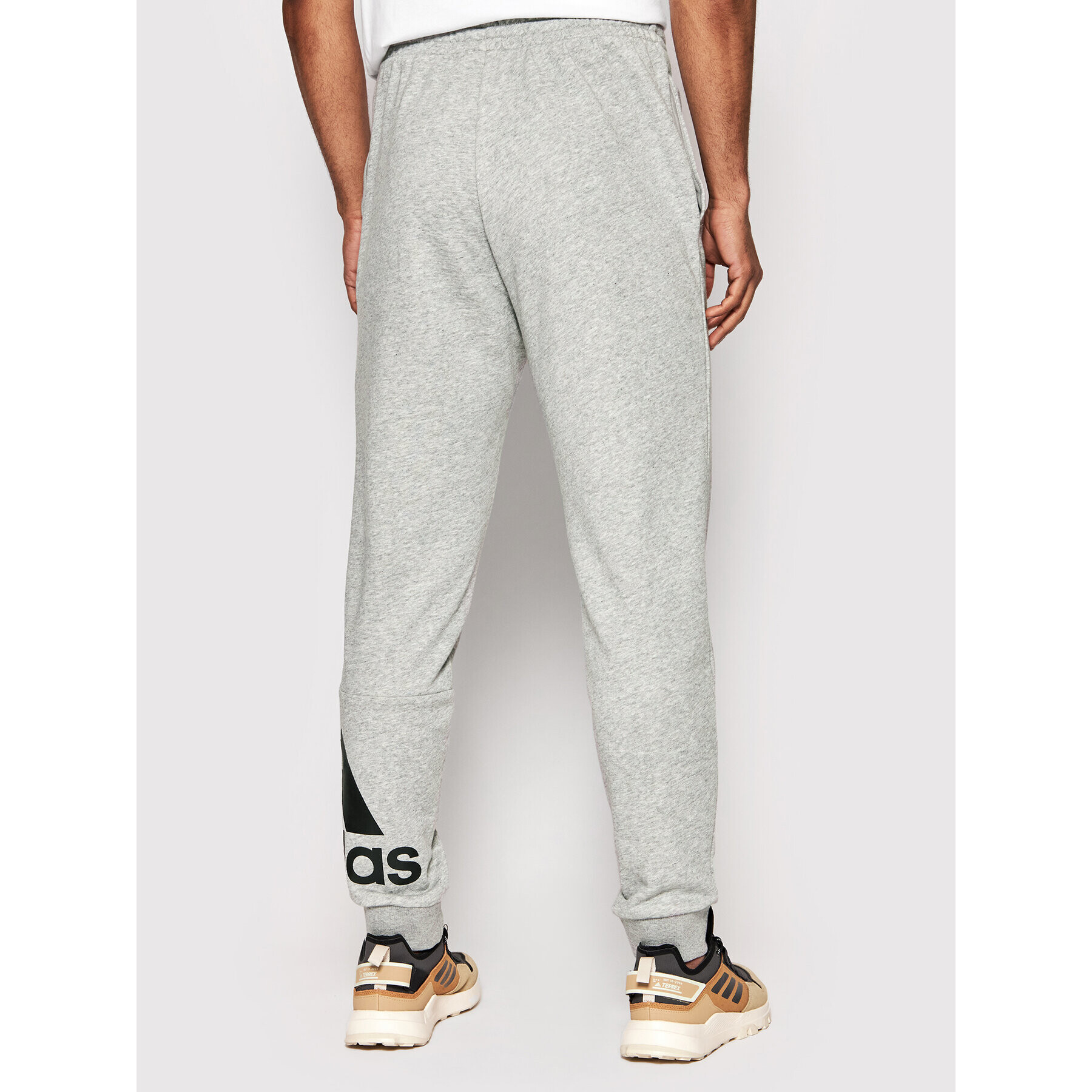 adidas Teplákové kalhoty Essentials GK8978 Šedá Regular Fit - Pepit.cz