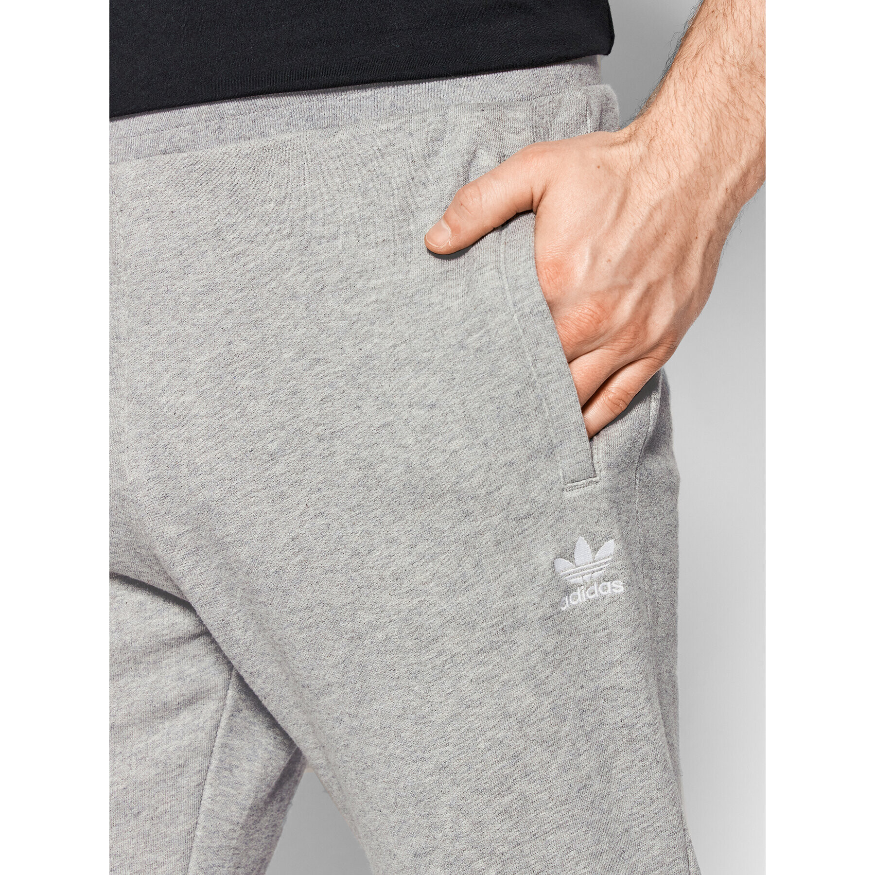 adidas Teplákové kalhoty Essentials HC5125 Šedá Slim Fit - Pepit.cz