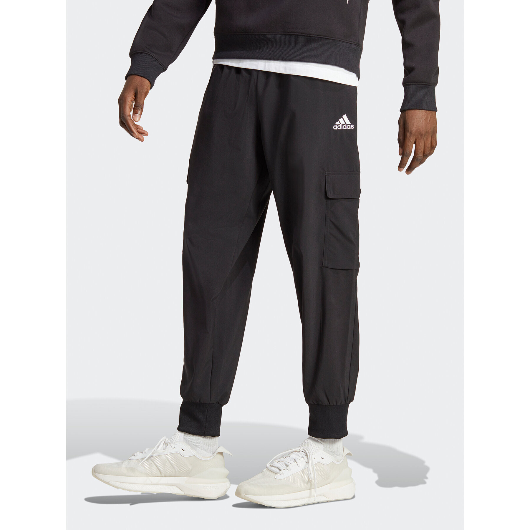 adidas Teplákové kalhoty Essentials Small Logo Woven Cargo Ankle-Length Pants HA4348 Černá Regular Fit - Pepit.cz