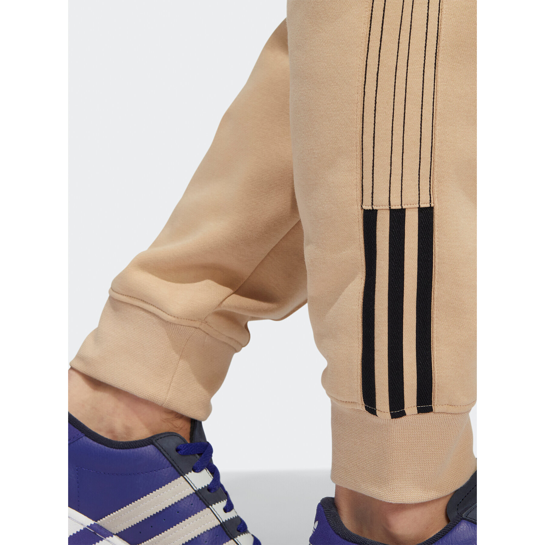 adidas Teplákové kalhoty Fleece Sst HI2996 Béžová Regular Fit - Pepit.cz