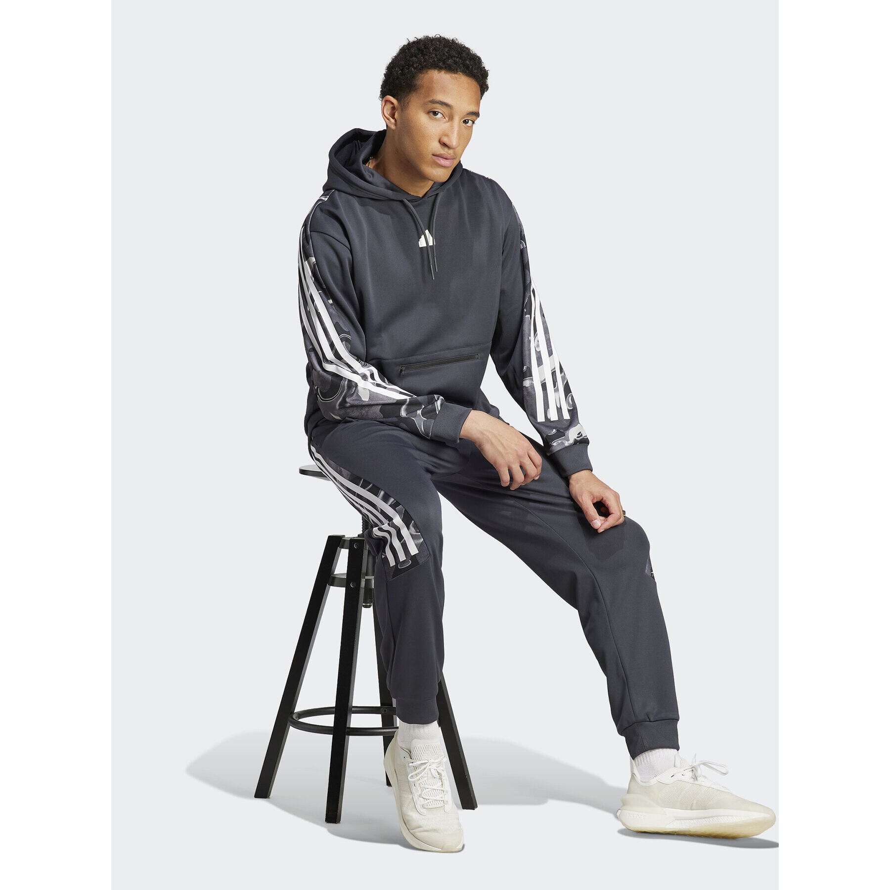 adidas Teplákové kalhoty Future Icons Allover Print IB6127 Šedá Regular Fit - Pepit.cz