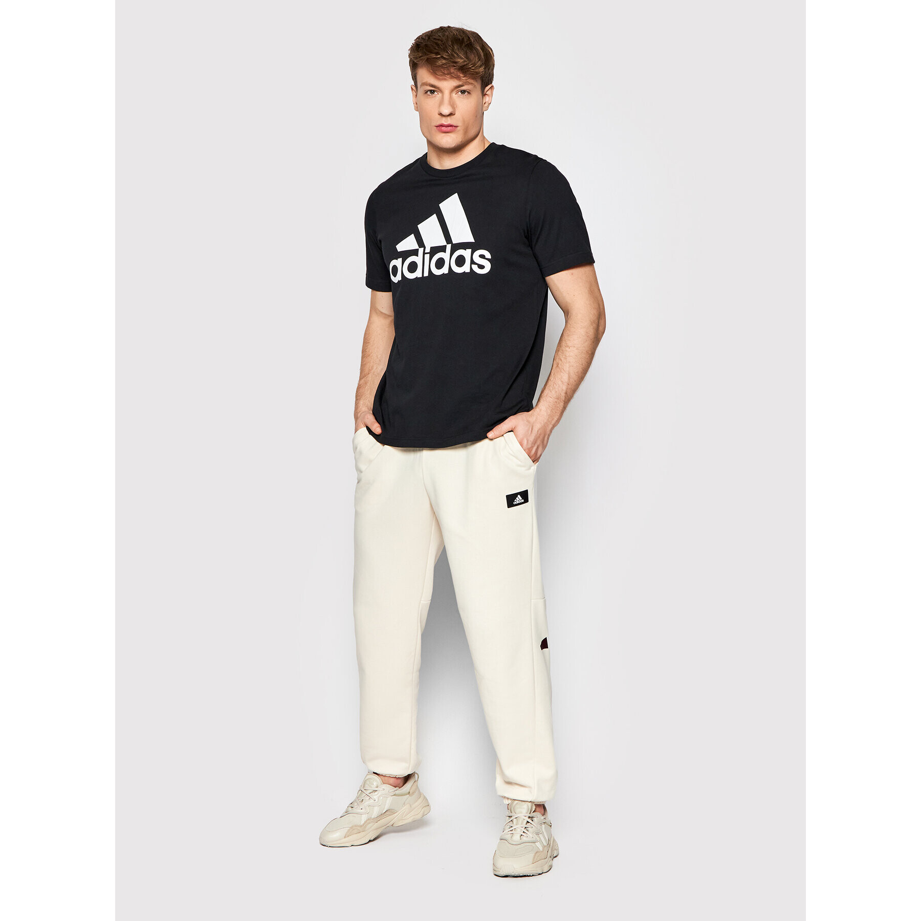 adidas Teplákové kalhoty Future Icons HA1399 Béžová Regular Fit - Pepit.cz