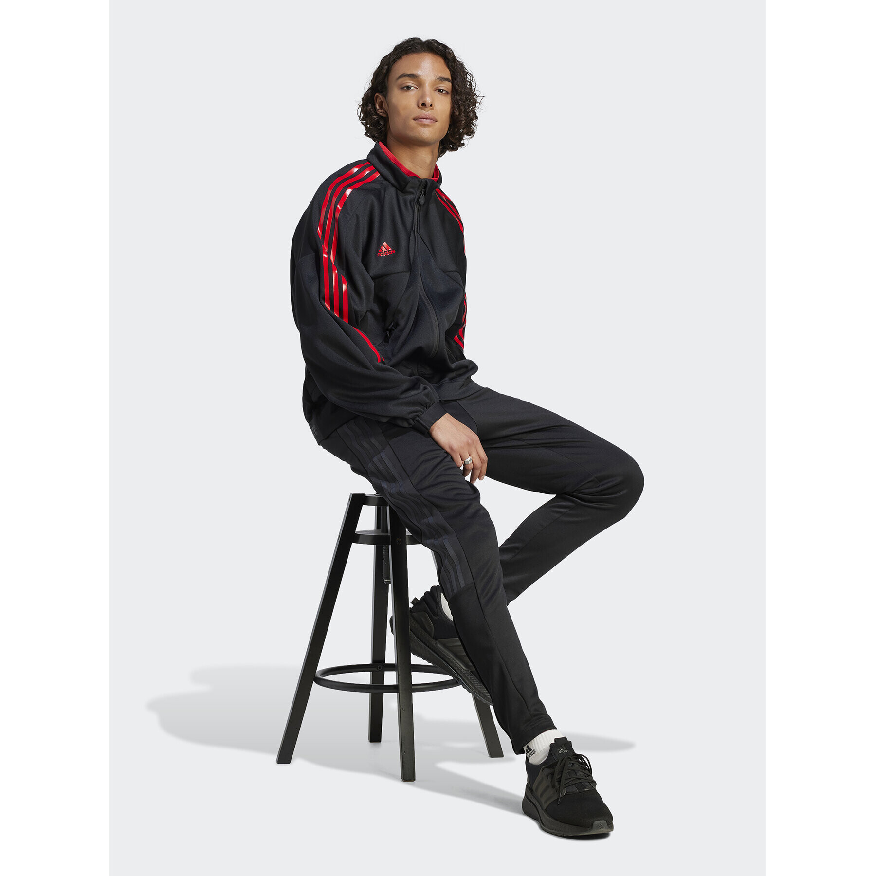 adidas Teplákové kalhoty IM2899 Černá Regular Fit - Pepit.cz