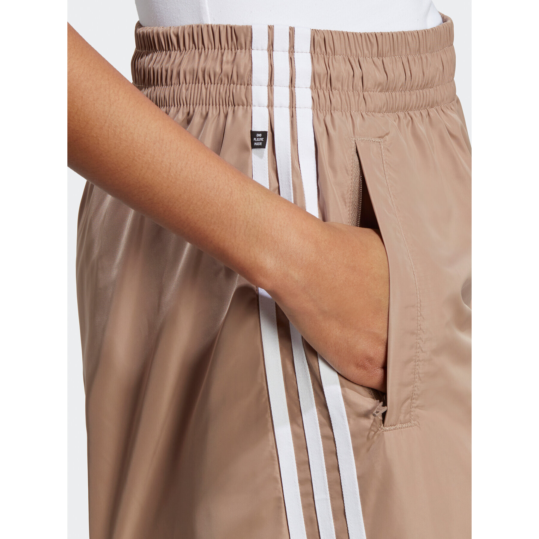 adidas Teplákové kalhoty Oversized Tracksuit Bottoms IP7136 Hnědá Loose Fit - Pepit.cz