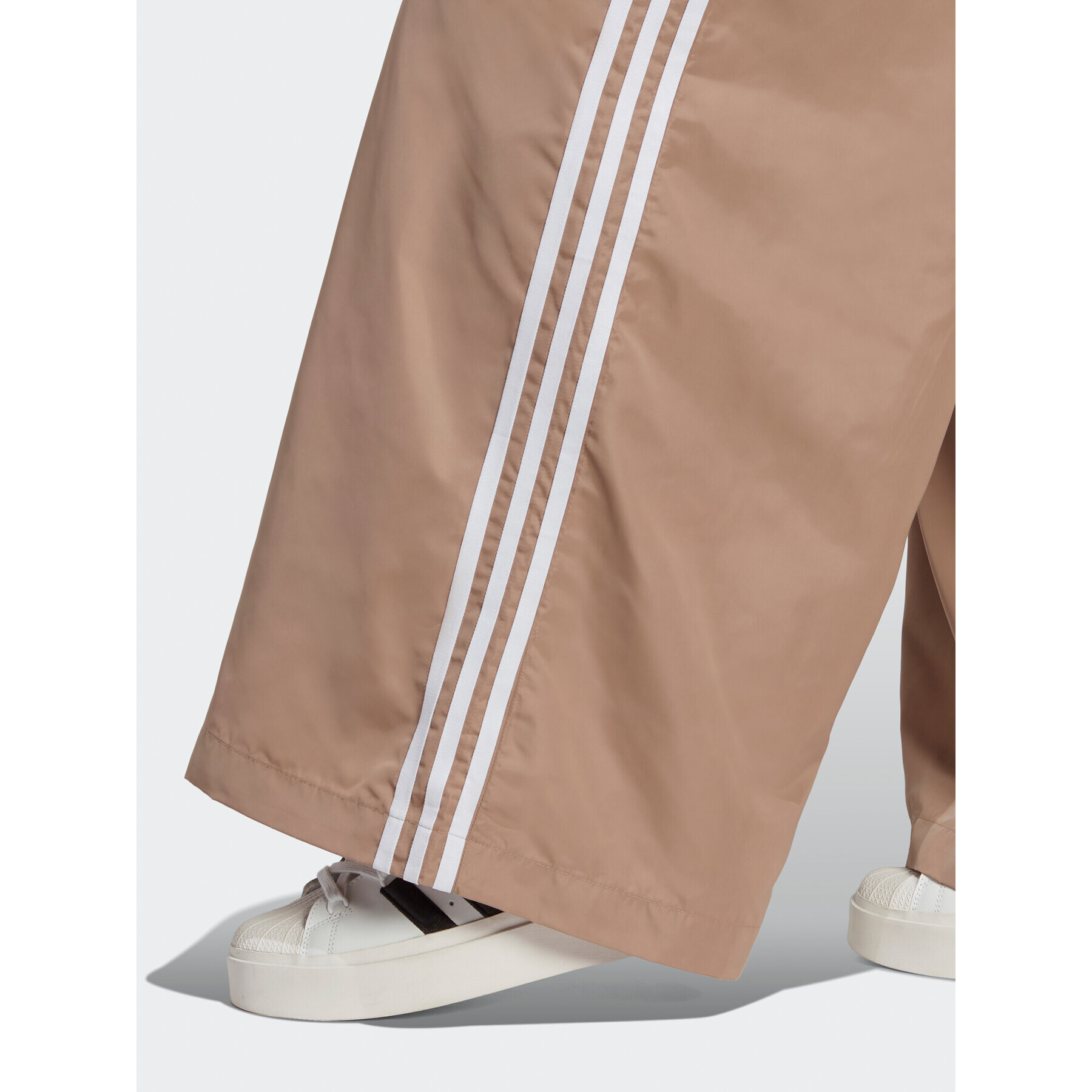 adidas Teplákové kalhoty Oversized Tracksuit Bottoms IP7136 Hnědá Loose Fit - Pepit.cz