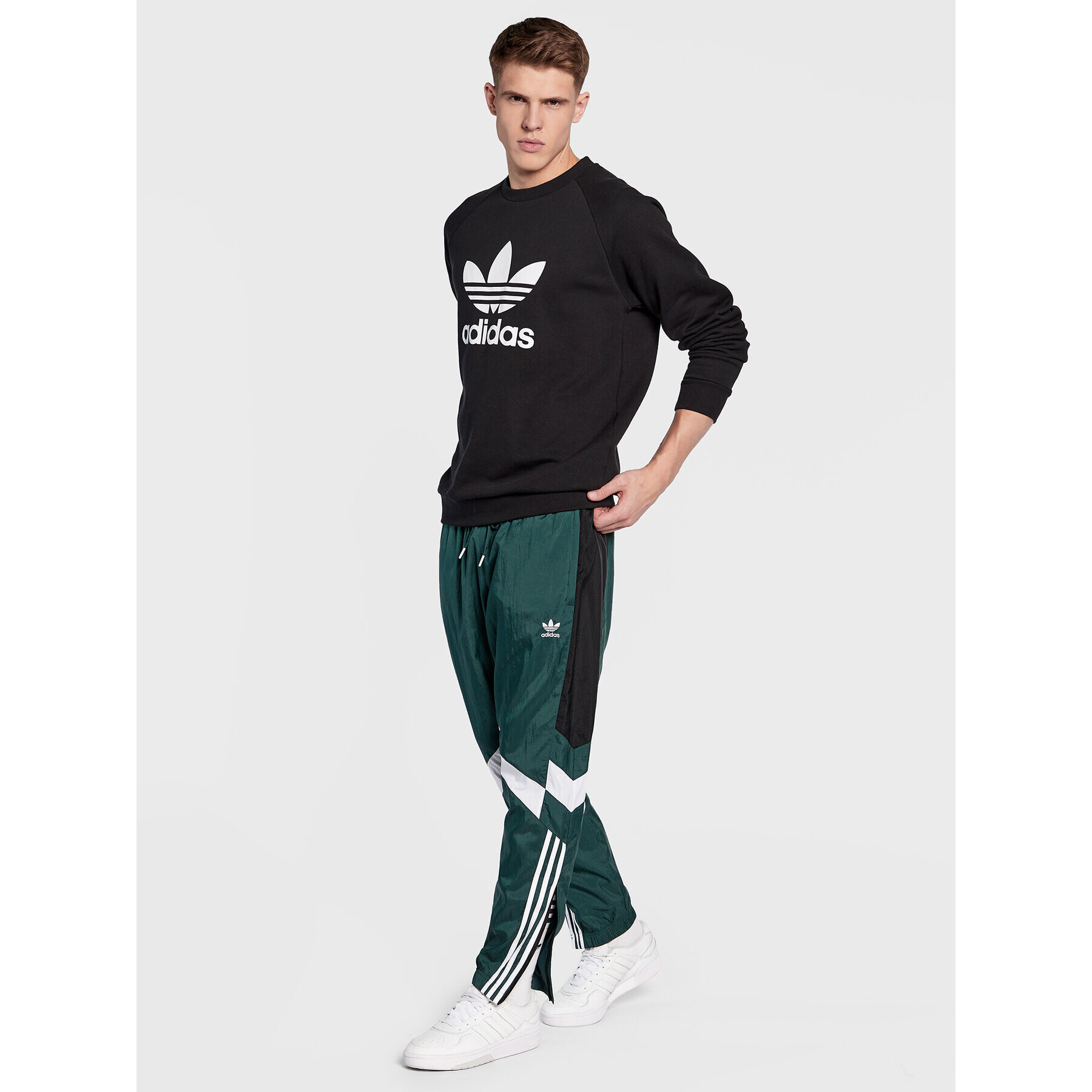 adidas Teplákové kalhoty Rekive HK7324 Zelená Regular Fit - Pepit.cz