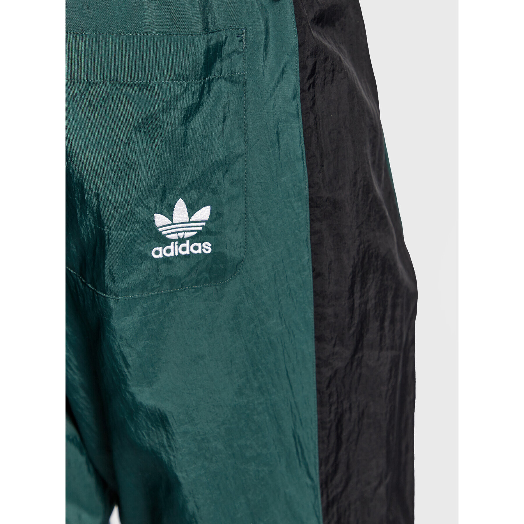 adidas Teplákové kalhoty Rekive HK7324 Zelená Regular Fit - Pepit.cz