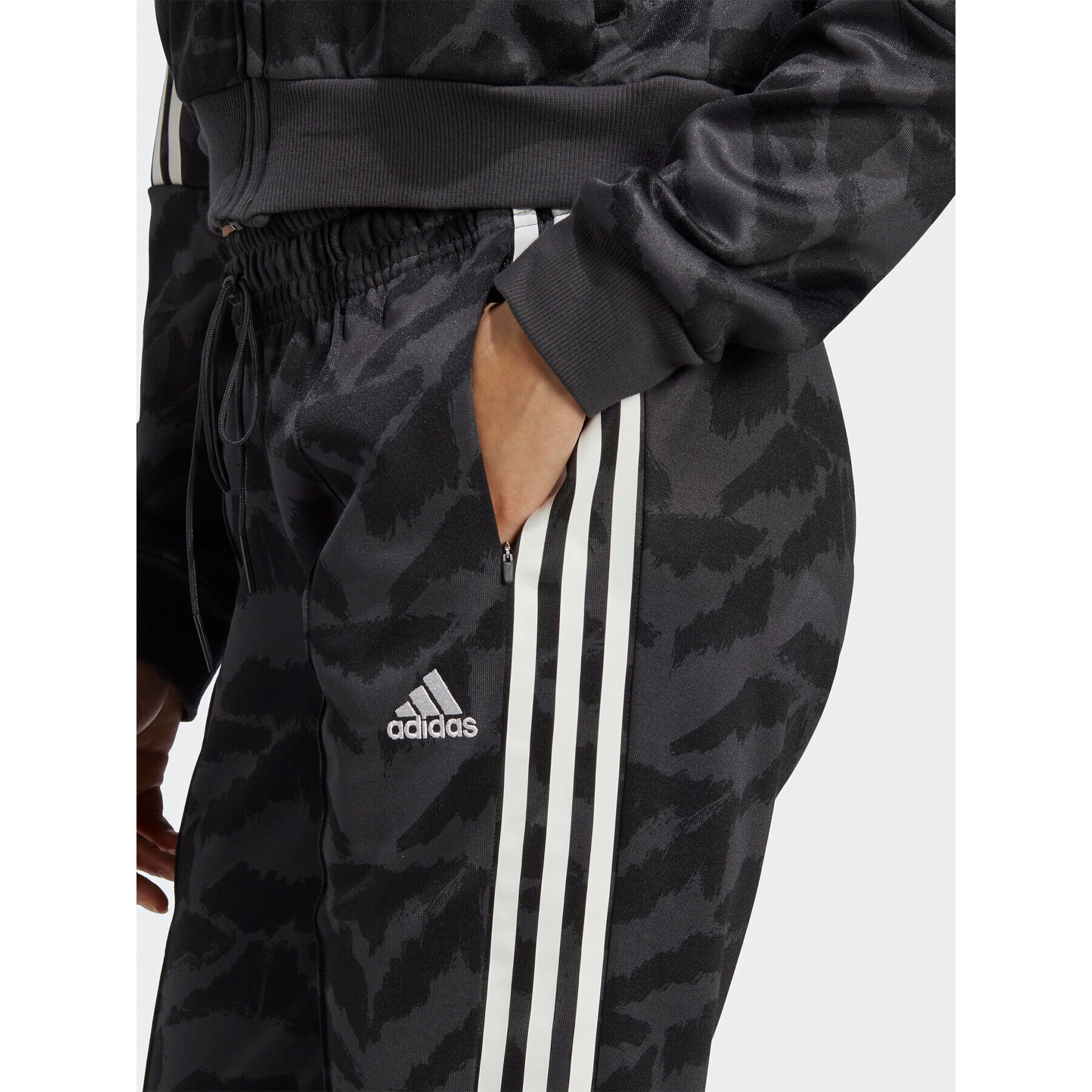 adidas Teplákové kalhoty Tiro Suit Up Lifestyle Track Pant IC6655 Šedá Regular Fit - Pepit.cz