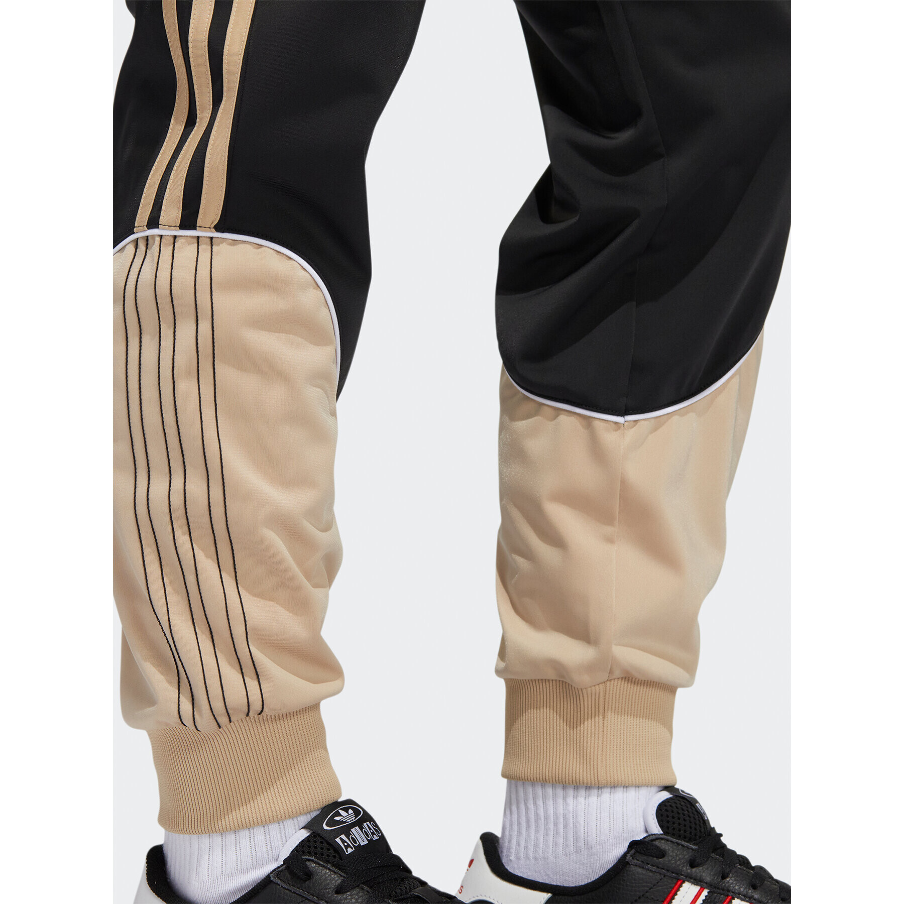 adidas Teplákové kalhoty Tricot Sst HI3004 Černá Regular Fit - Pepit.cz