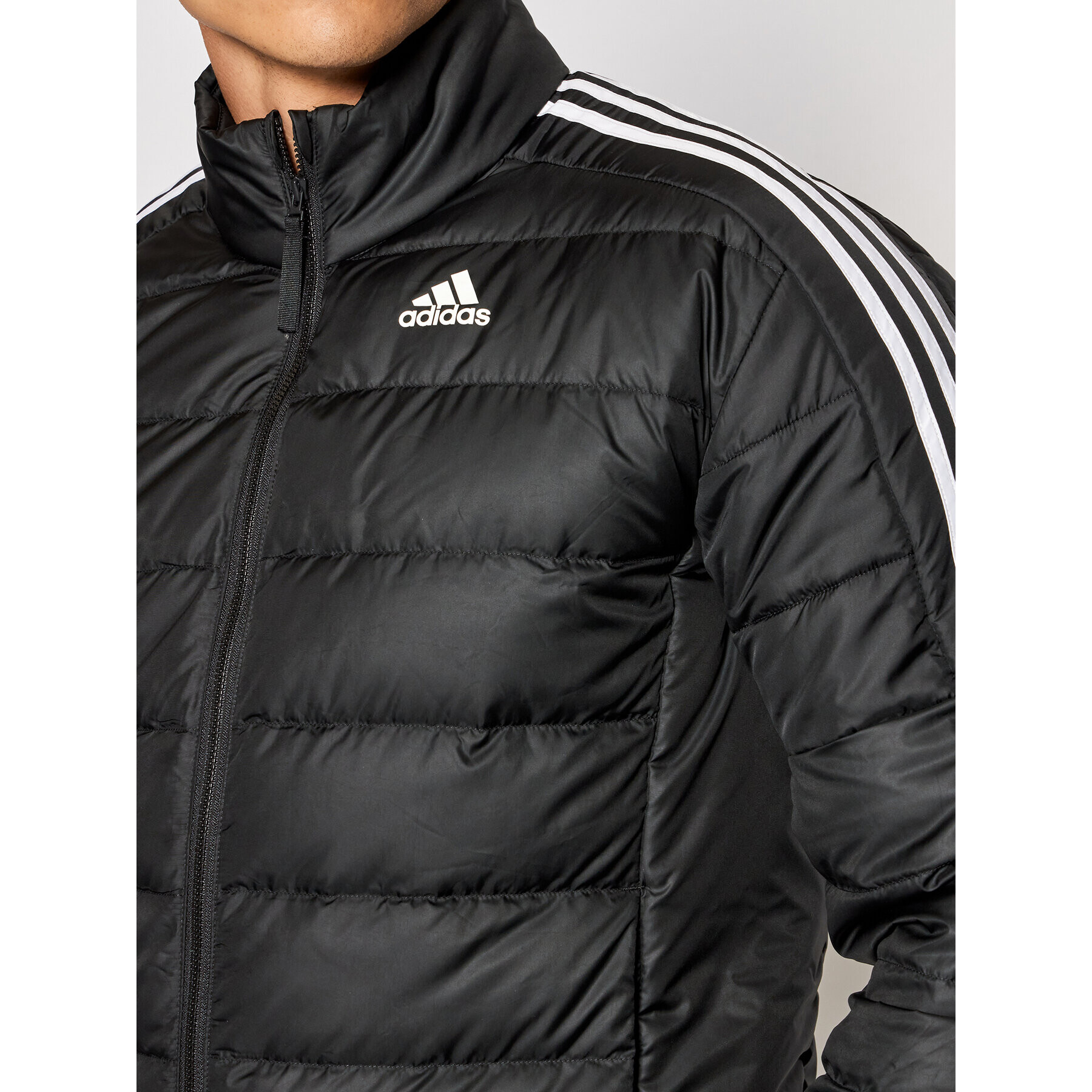 adidas Vatovaná bunda Essentials GH4589 Černá Slim Fit - Pepit.cz