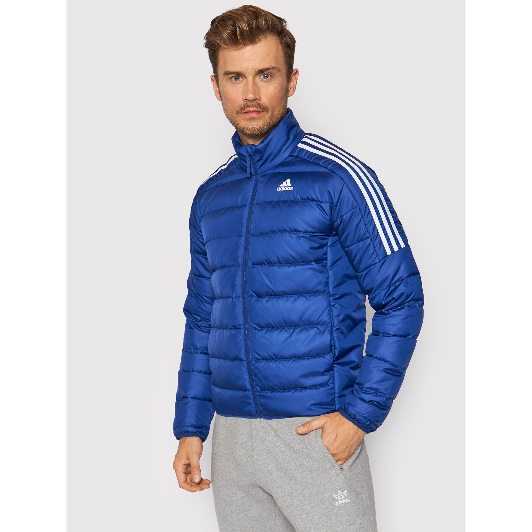 adidas Vatovaná bunda Essentials GT9173 Tmavomodrá Slim Fit - Pepit.cz