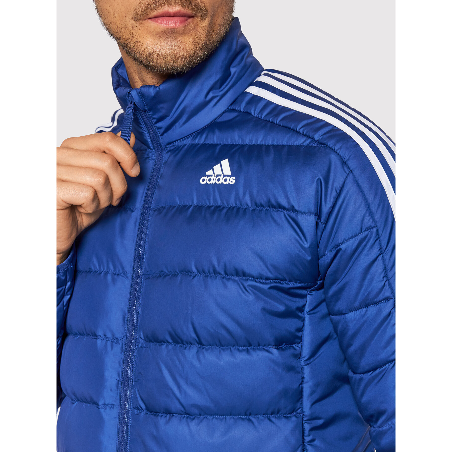 adidas Vatovaná bunda Essentials GT9173 Tmavomodrá Slim Fit - Pepit.cz