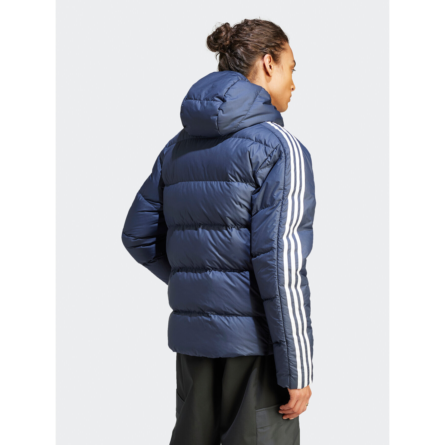 adidas Vatovaná bunda Essentials Midweight Down IK3213 Tmavomodrá Regular Fit - Pepit.cz