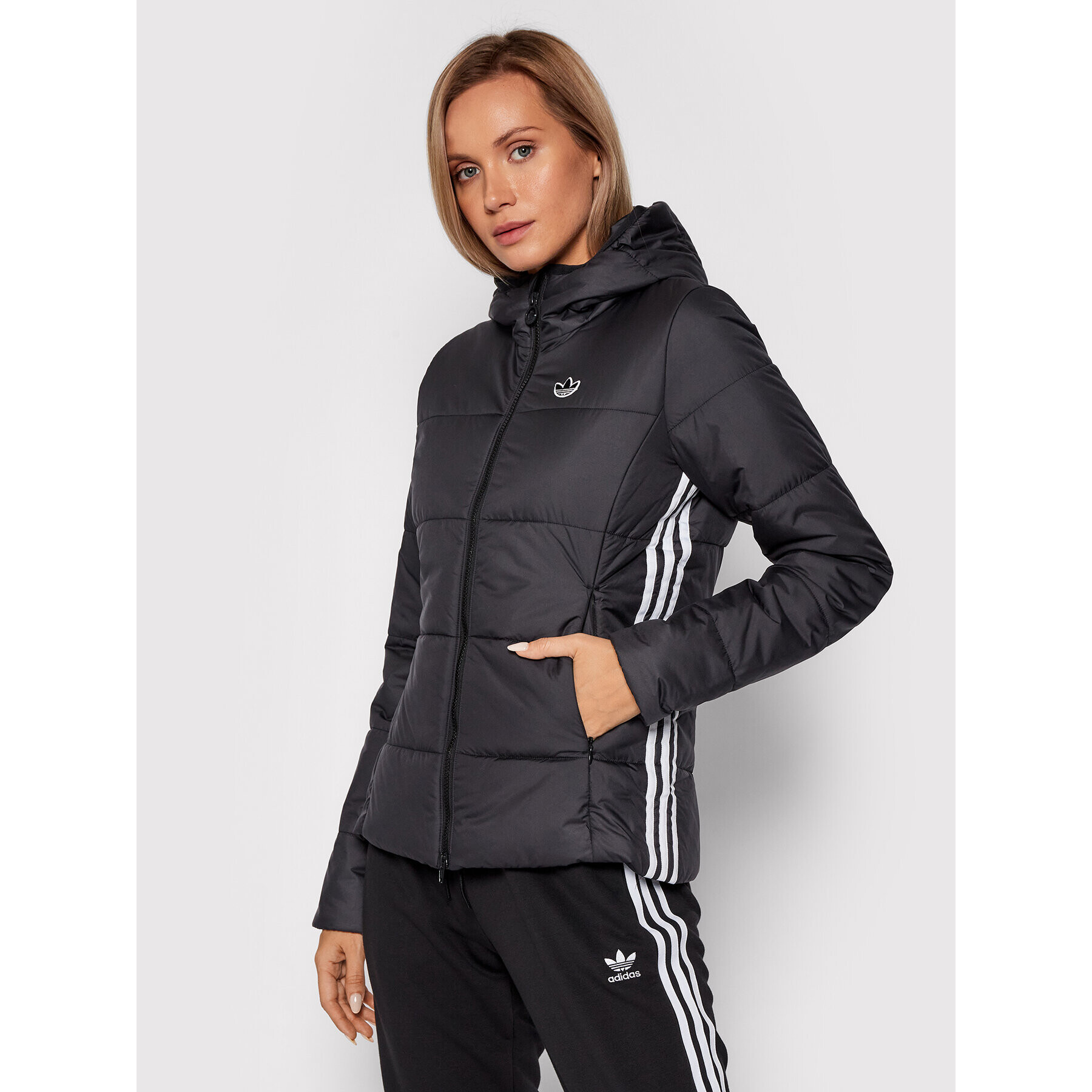 adidas Vatovaná bunda GD2507 Černá Slim Fit - Pepit.cz