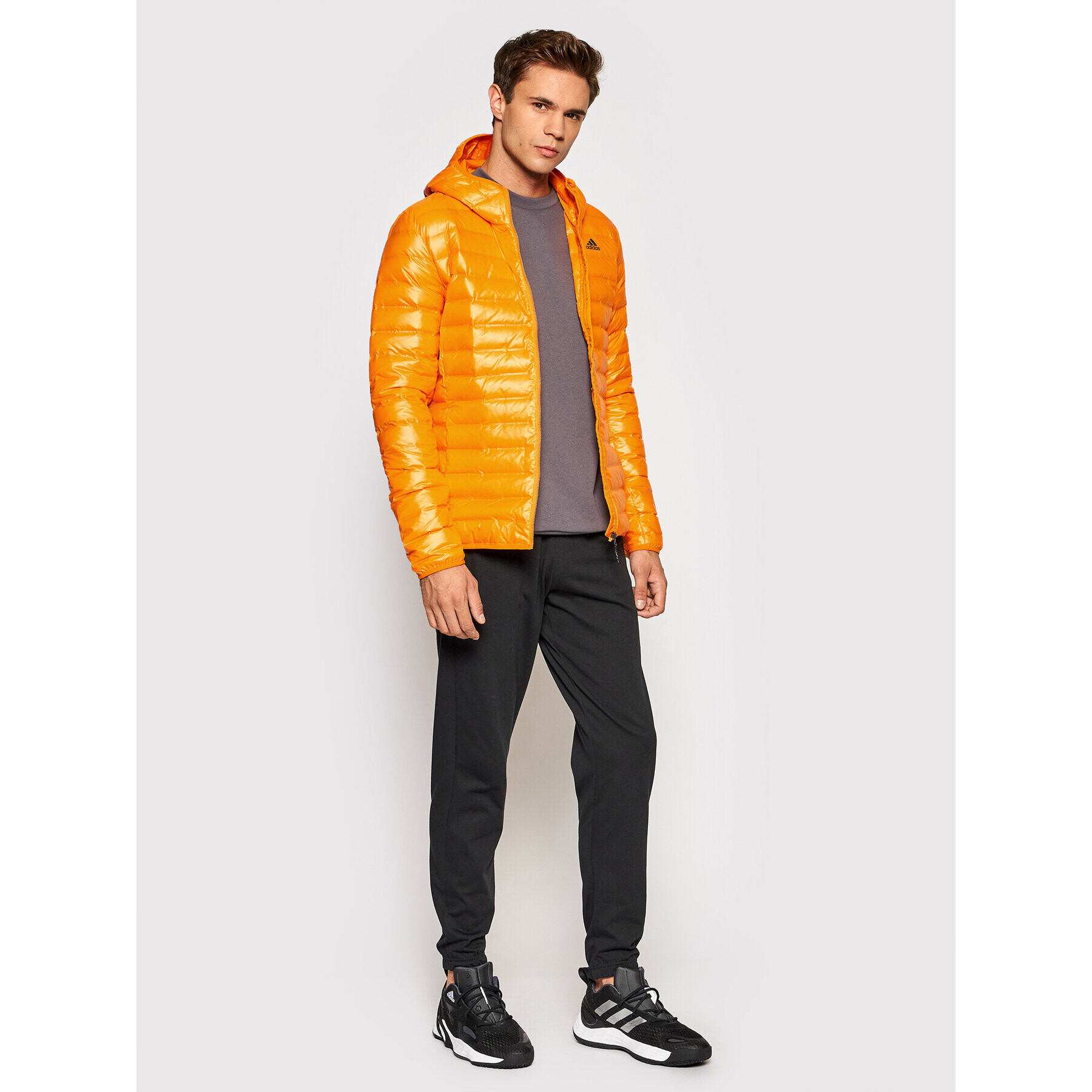 adidas Vatovaná bunda Varilite Hooded GT9215 Oranžová Slim Fit - Pepit.cz