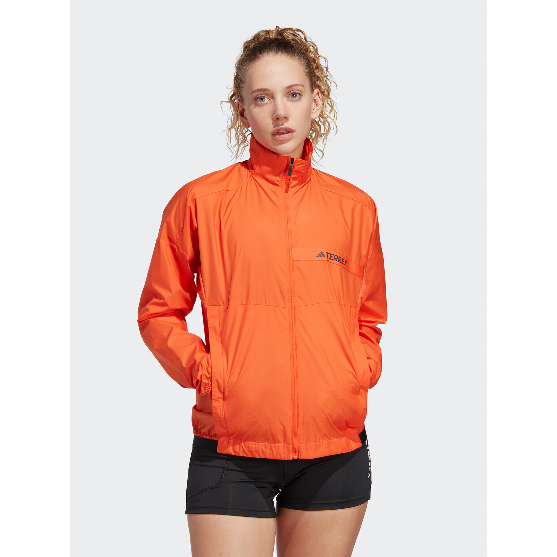 adidas Větrovka Terrex Multi Windbreaker HZ4237 Oranžová Regular Fit - Pepit.cz