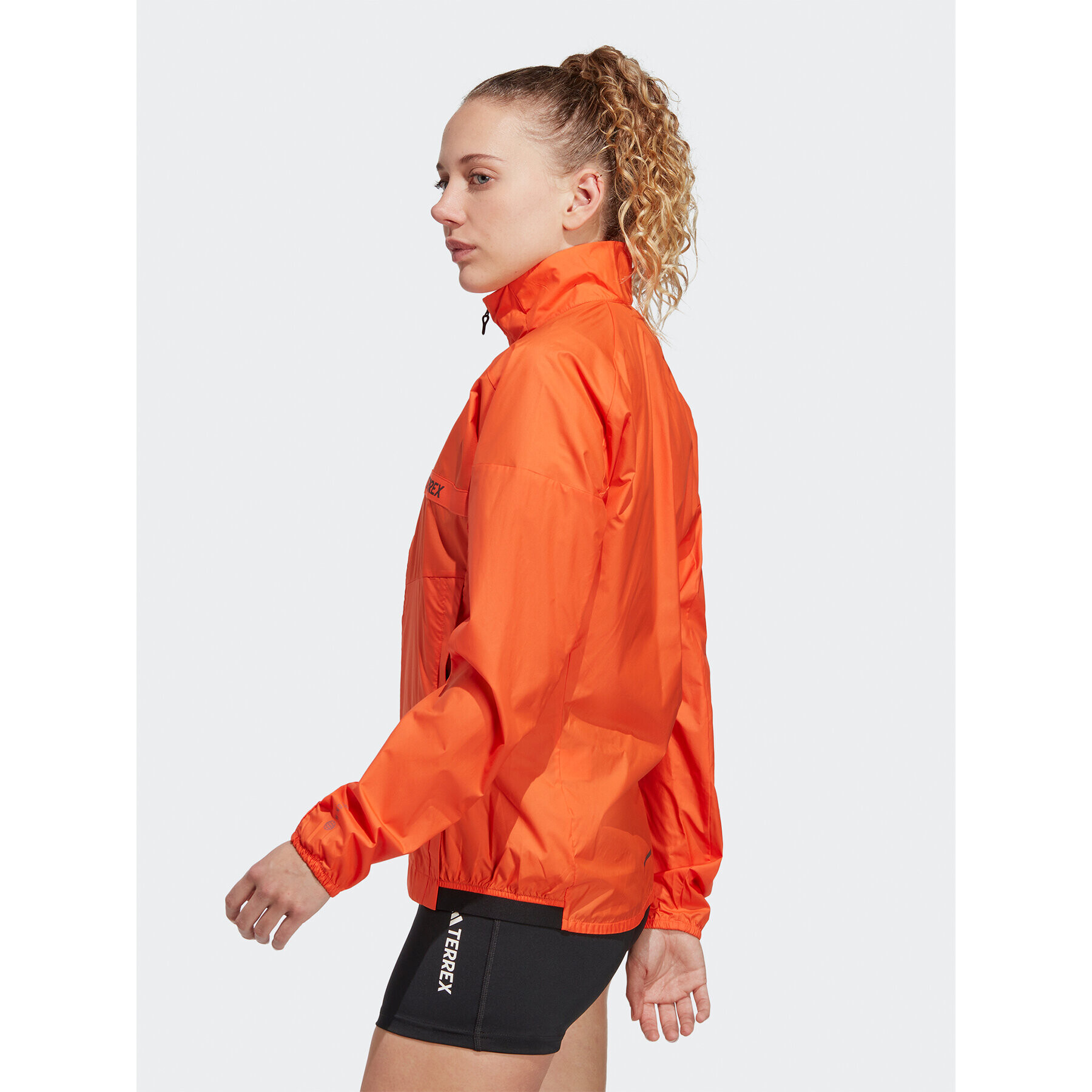 adidas Větrovka Terrex Multi Windbreaker HZ4237 Oranžová Regular Fit - Pepit.cz