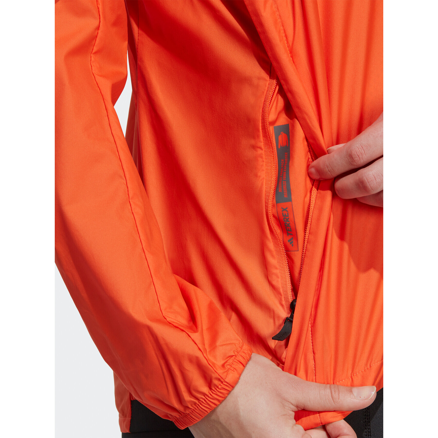 adidas Větrovka Terrex Multi Windbreaker HZ4237 Oranžová Regular Fit - Pepit.cz