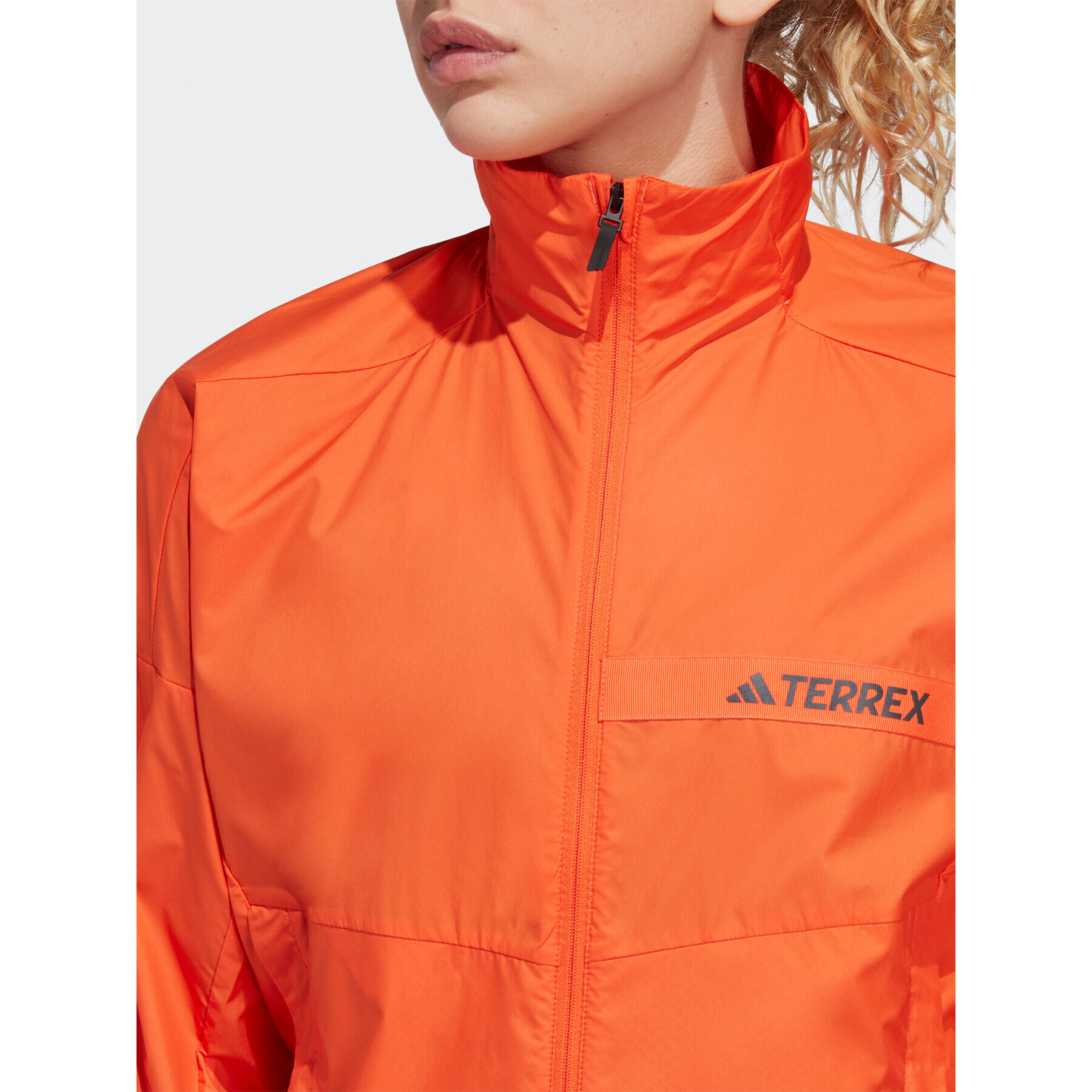 adidas Větrovka Terrex Multi Windbreaker HZ4237 Oranžová Regular Fit - Pepit.cz