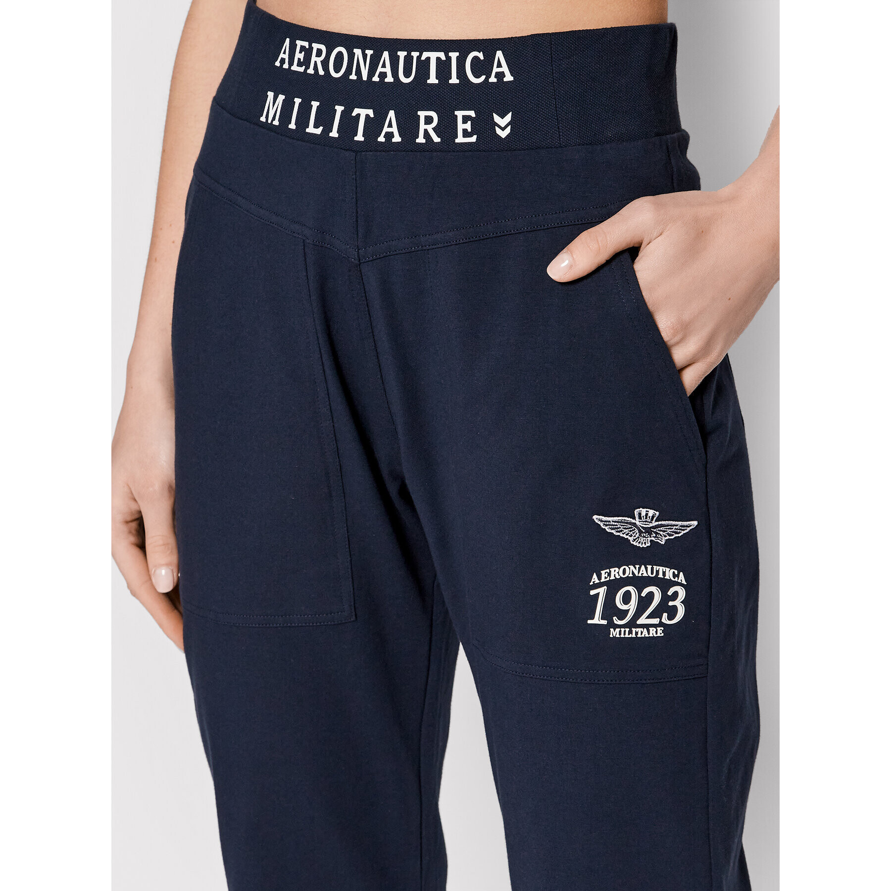 Aeronautica Militare Kalhoty z materiálu 221PF847DJ519 Tmavomodrá Regular Fit - Pepit.cz