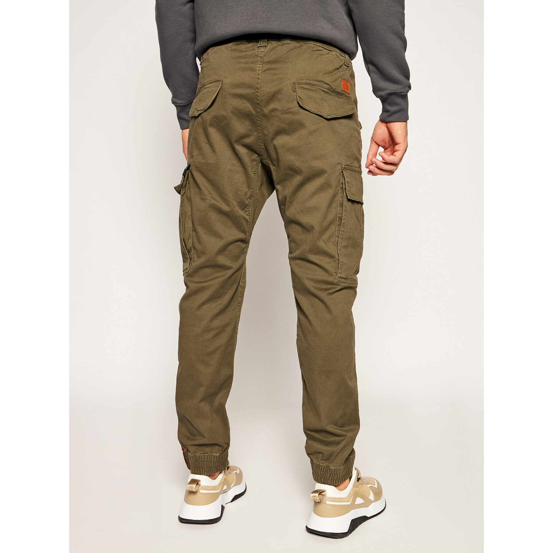 Alpha Industries Joggers kalhoty Airman 188201 Zelená Tapered Fit - Pepit.cz