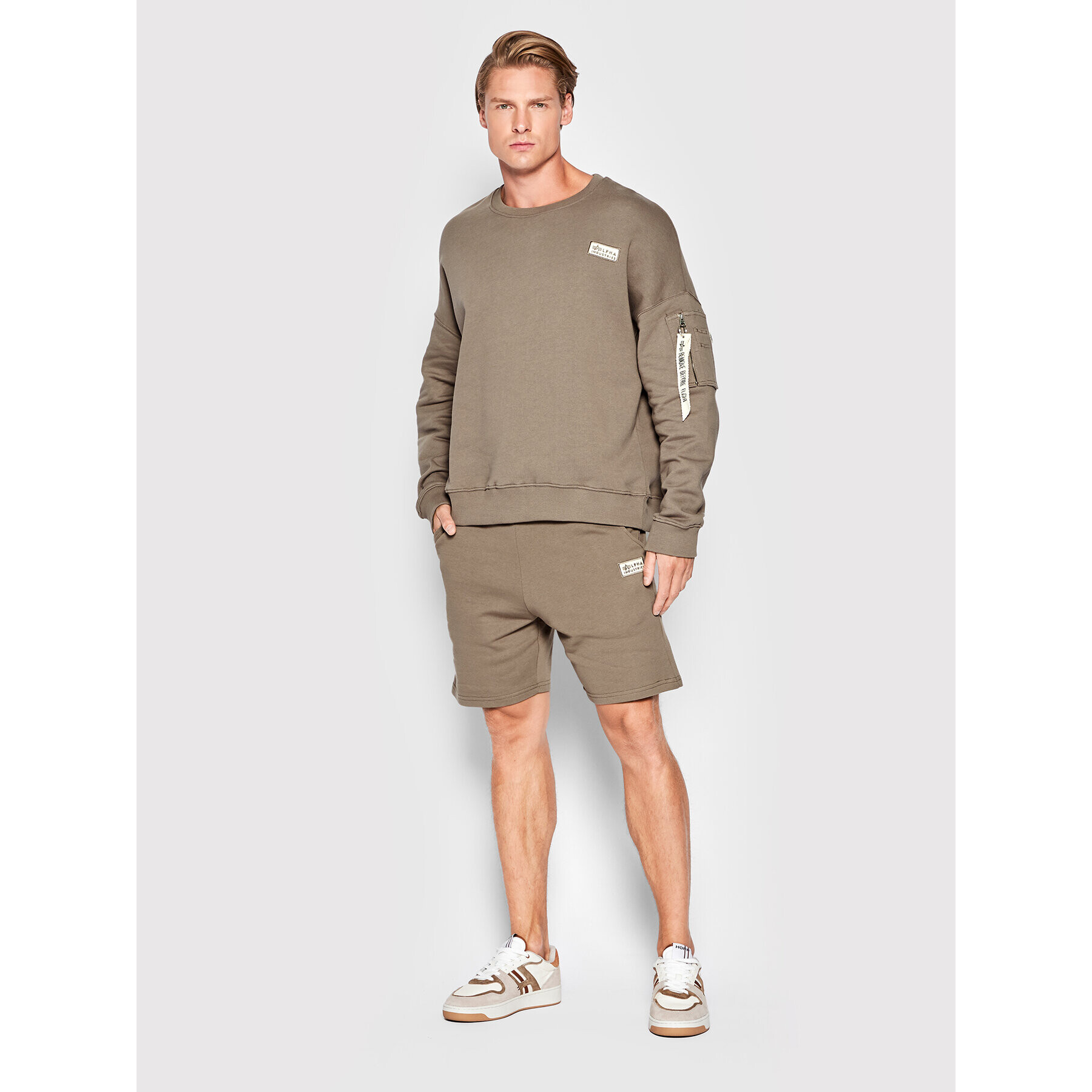 Alpha Industries Sportovní kraťasy 106365 Hnědá Regular Fit - Pepit.cz