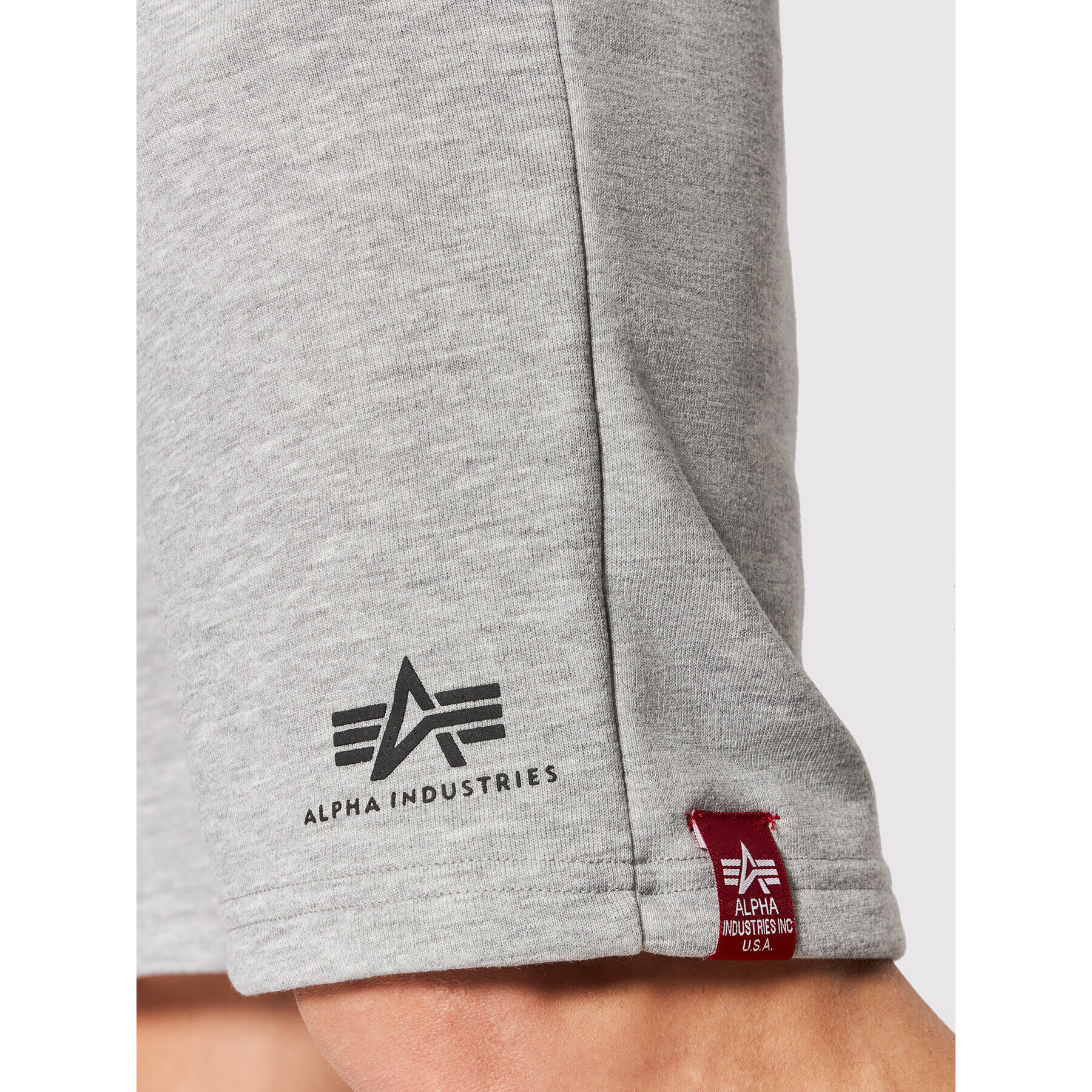 Alpha Industries Sportovní kraťasy Basic 116363 Šedá Regular Fit - Pepit.cz