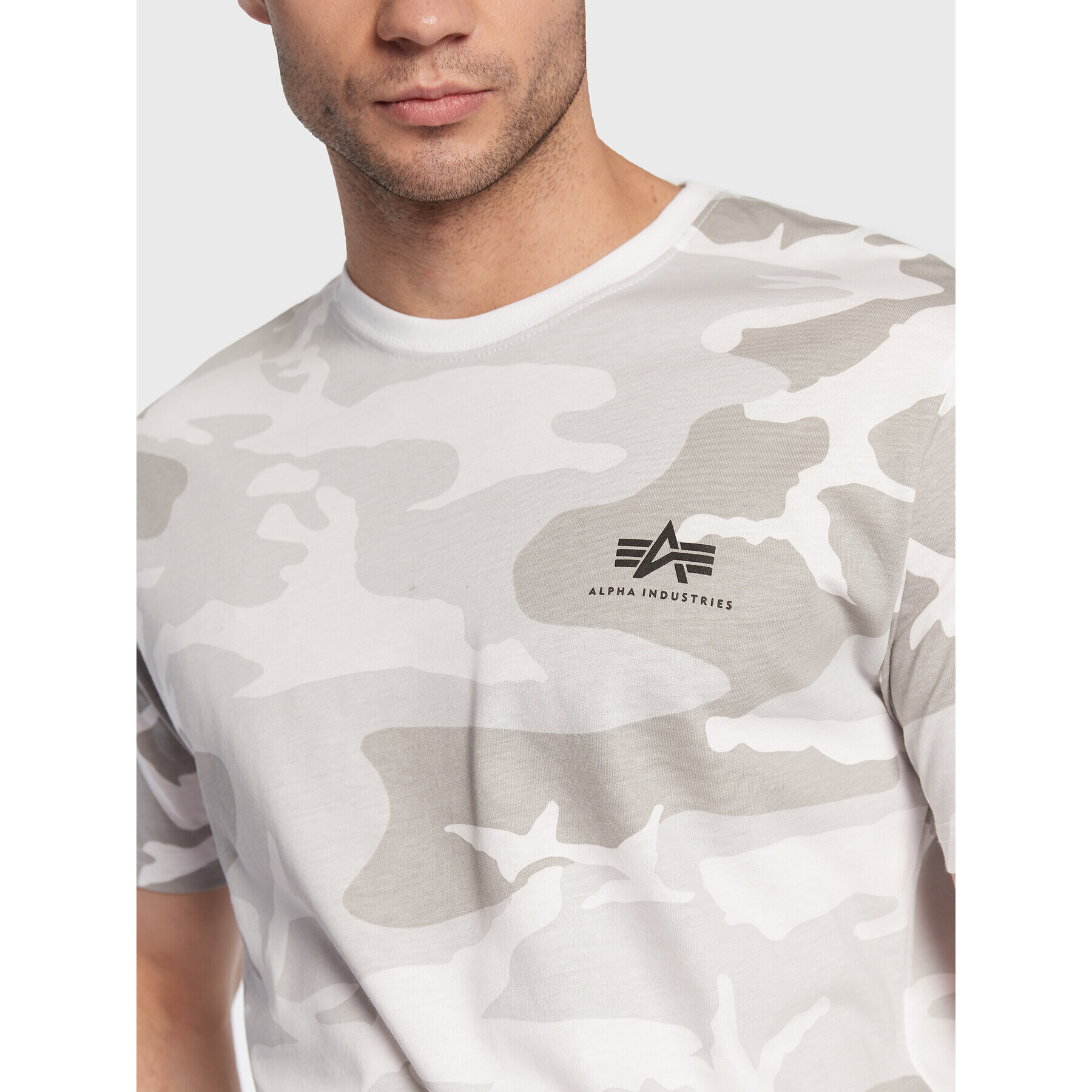 Alpha Industries T-Shirt Backprint T Camo 128507C Bílá Regular Fit - Pepit.cz