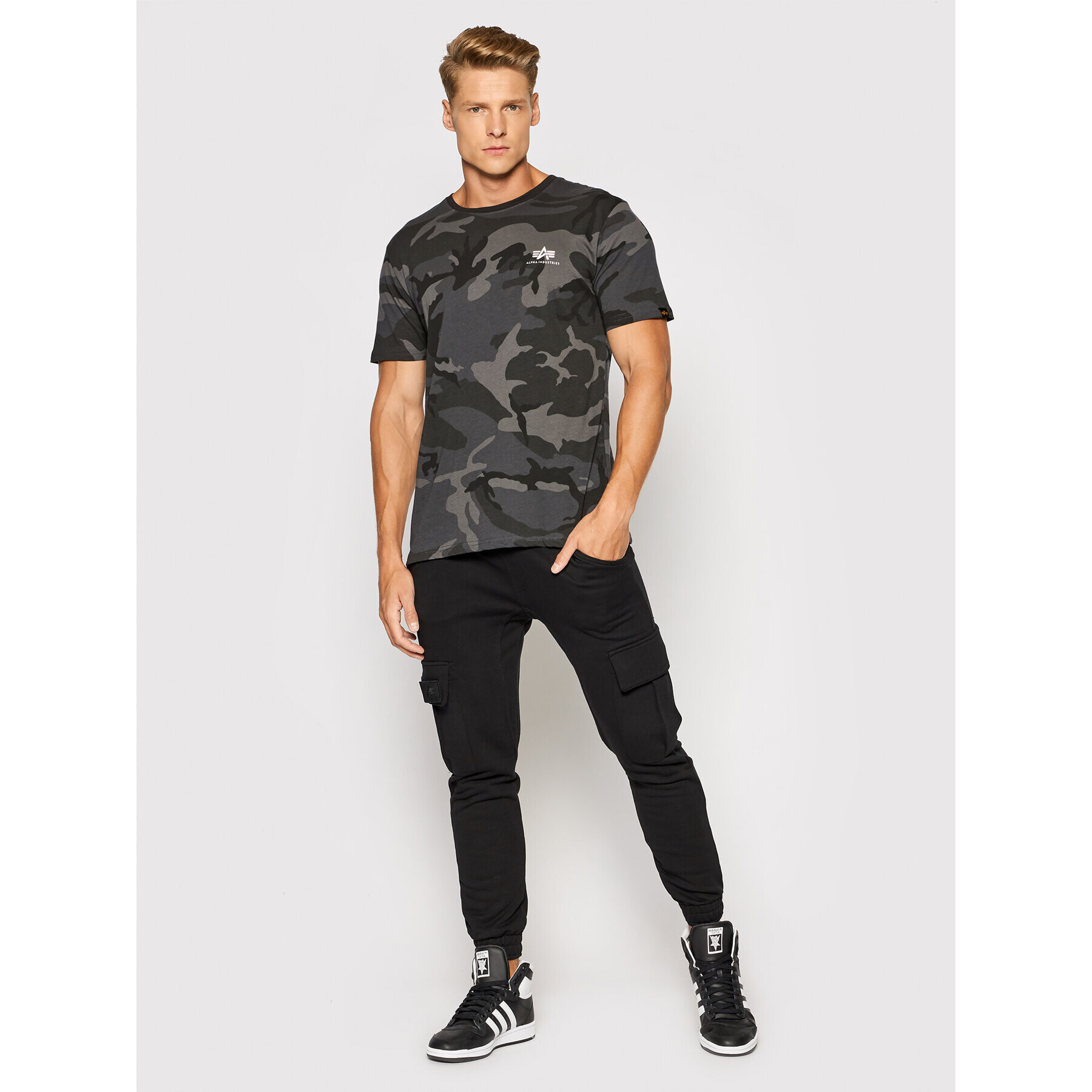 Alpha Industries T-Shirt Backprint T Camo 128507C Černá Regular Fit - Pepit.cz