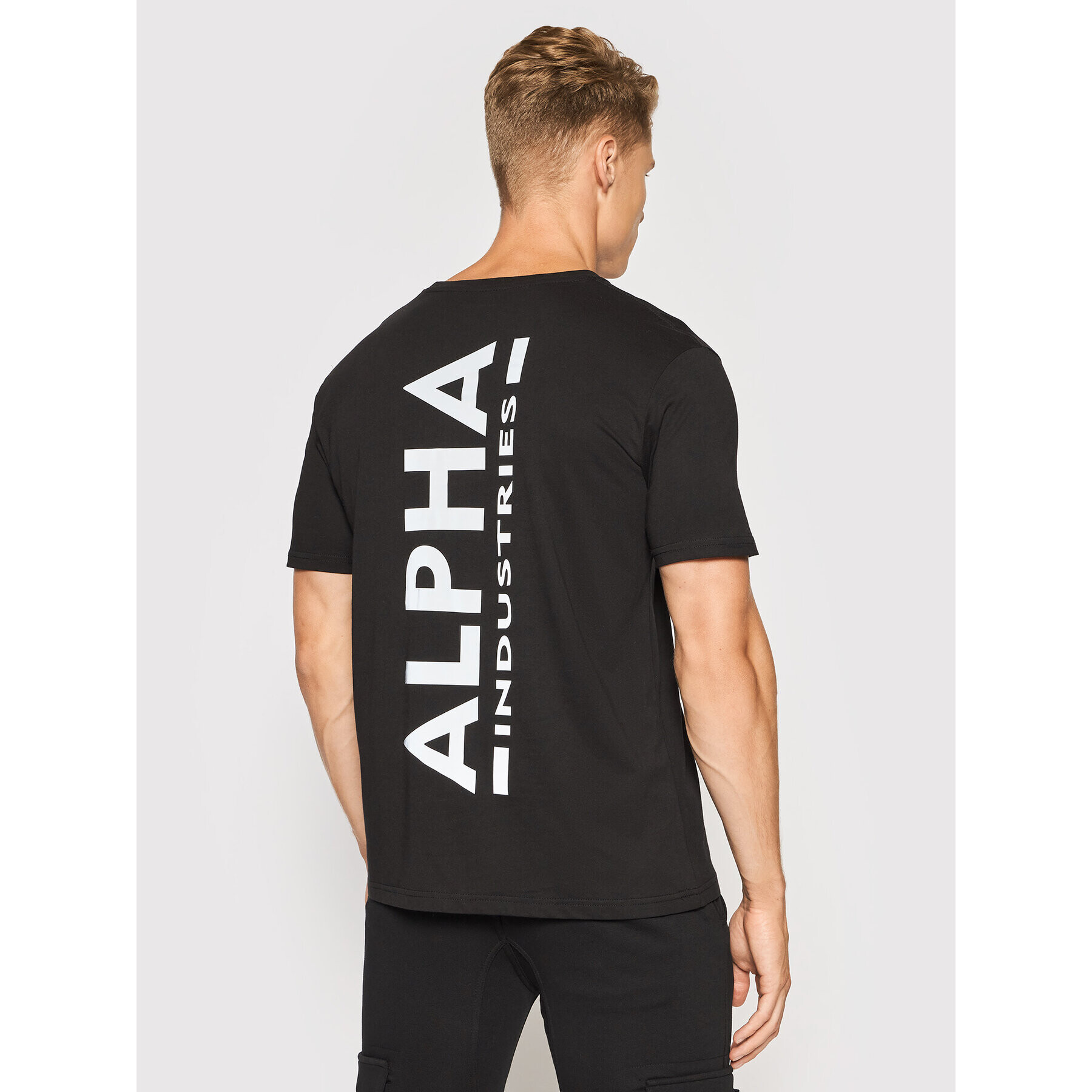 Alpha Industries T-Shirt Backprint T Reflective Print 128507RP Černá Regular Fit - Pepit.cz