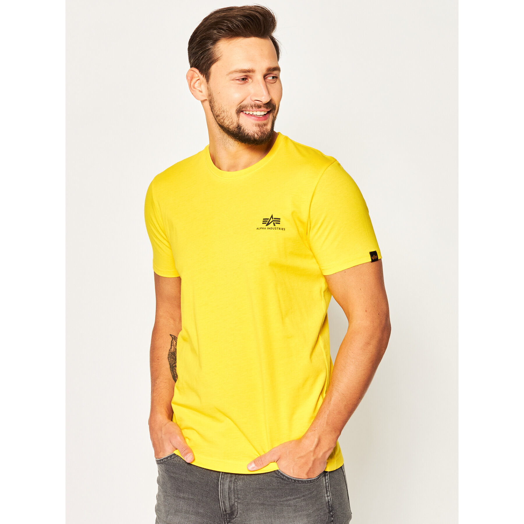 Alpha Industries T-Shirt Basic T Small Logo 188505 Žlutá Regular Fit - Pepit.cz