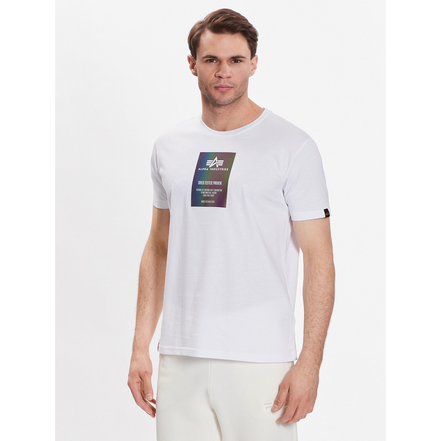 Alpha Industries T-Shirt Rainbow Reflective Label T 126501RR Bílá Regular Fit - Pepit.cz