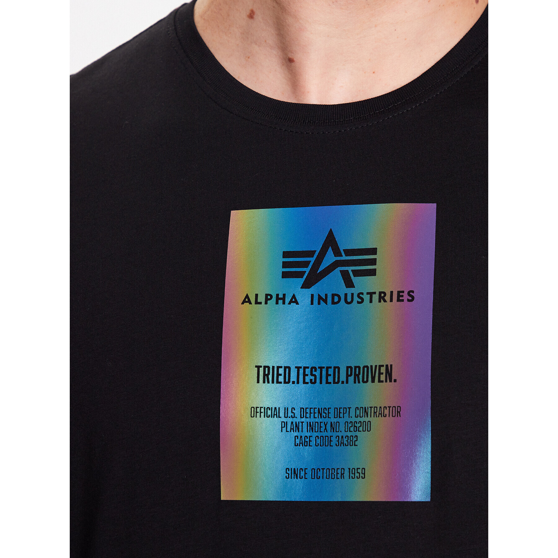 Alpha Industries T-Shirt Rainbow Reflective Label T 126501RR Černá Regular Fit - Pepit.cz