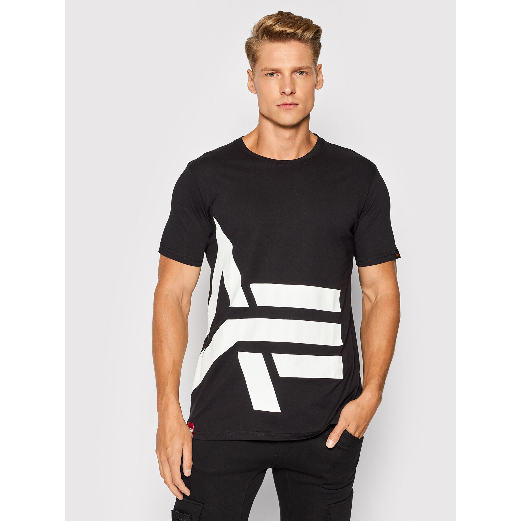 Alpha Industries T-Shirt Side Logo 118508 Černá Regular Fit - Pepit.cz