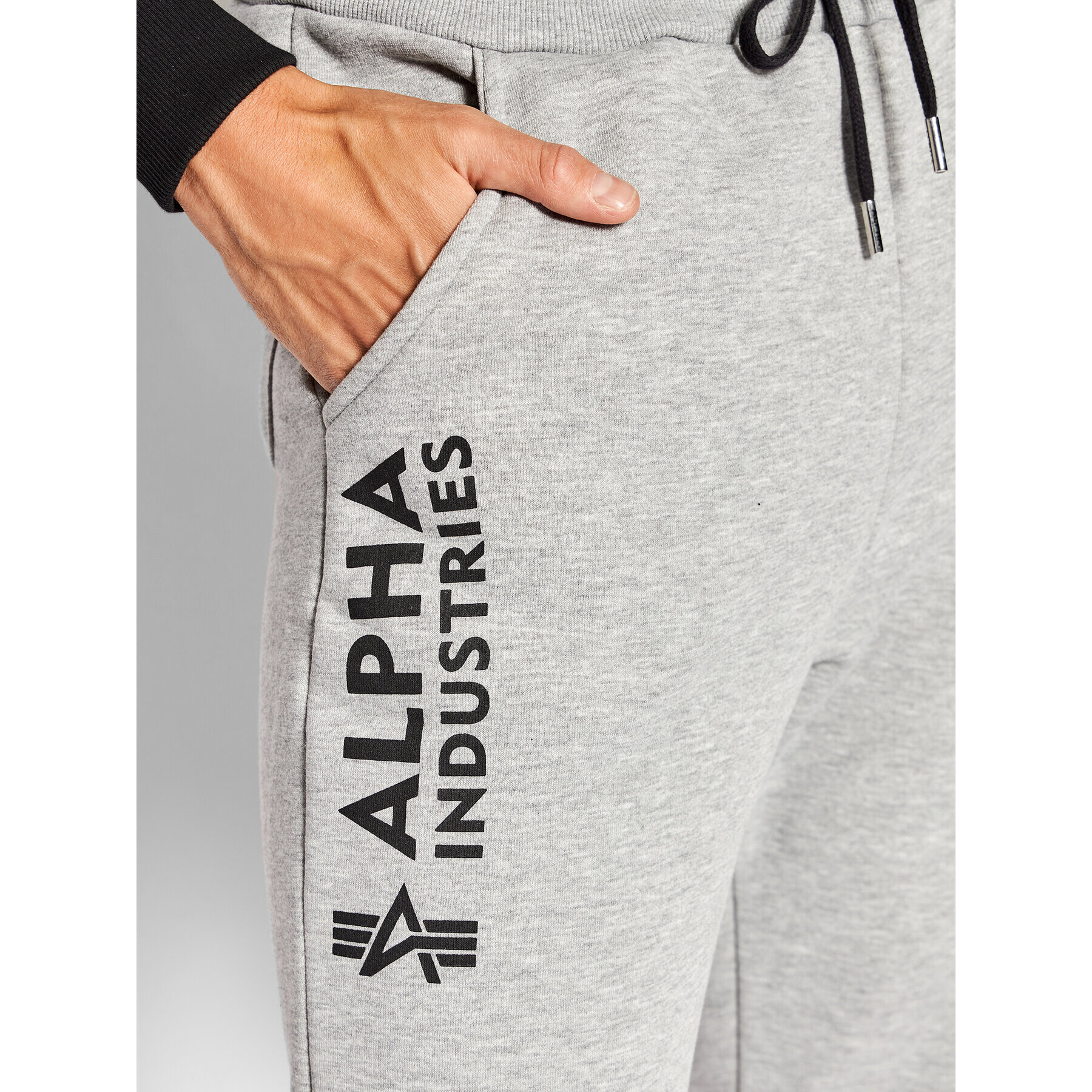 Alpha Industries Teplákové kalhoty Basic 116368 Šedá Regular Fit - Pepit.cz