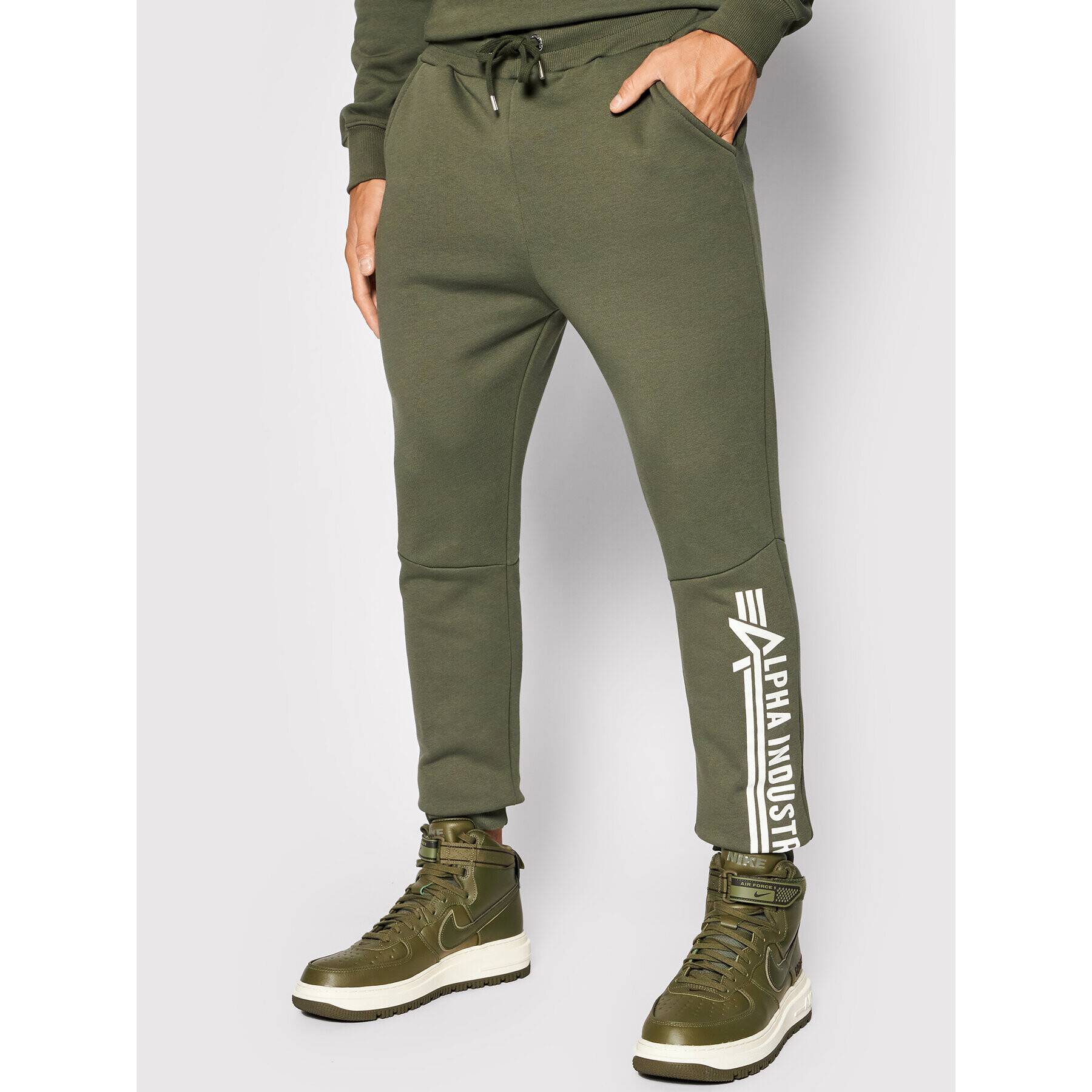 Alpha Industries Teplákové kalhoty Jogger 118364 Zelená Regular Fit - Pepit.cz