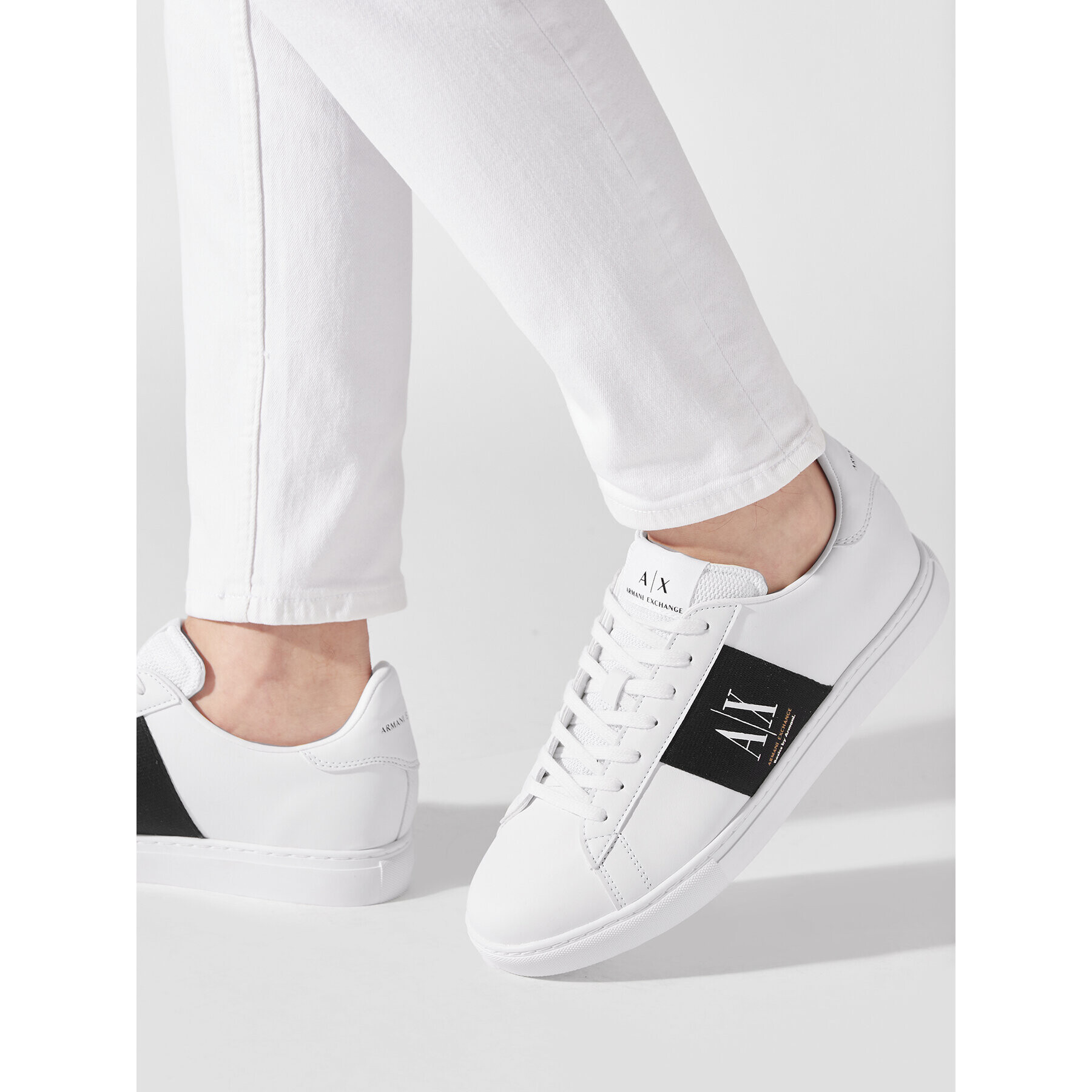 Armani Exchange Sneakersy XUX173 XV666 S588 Bílá - Pepit.cz