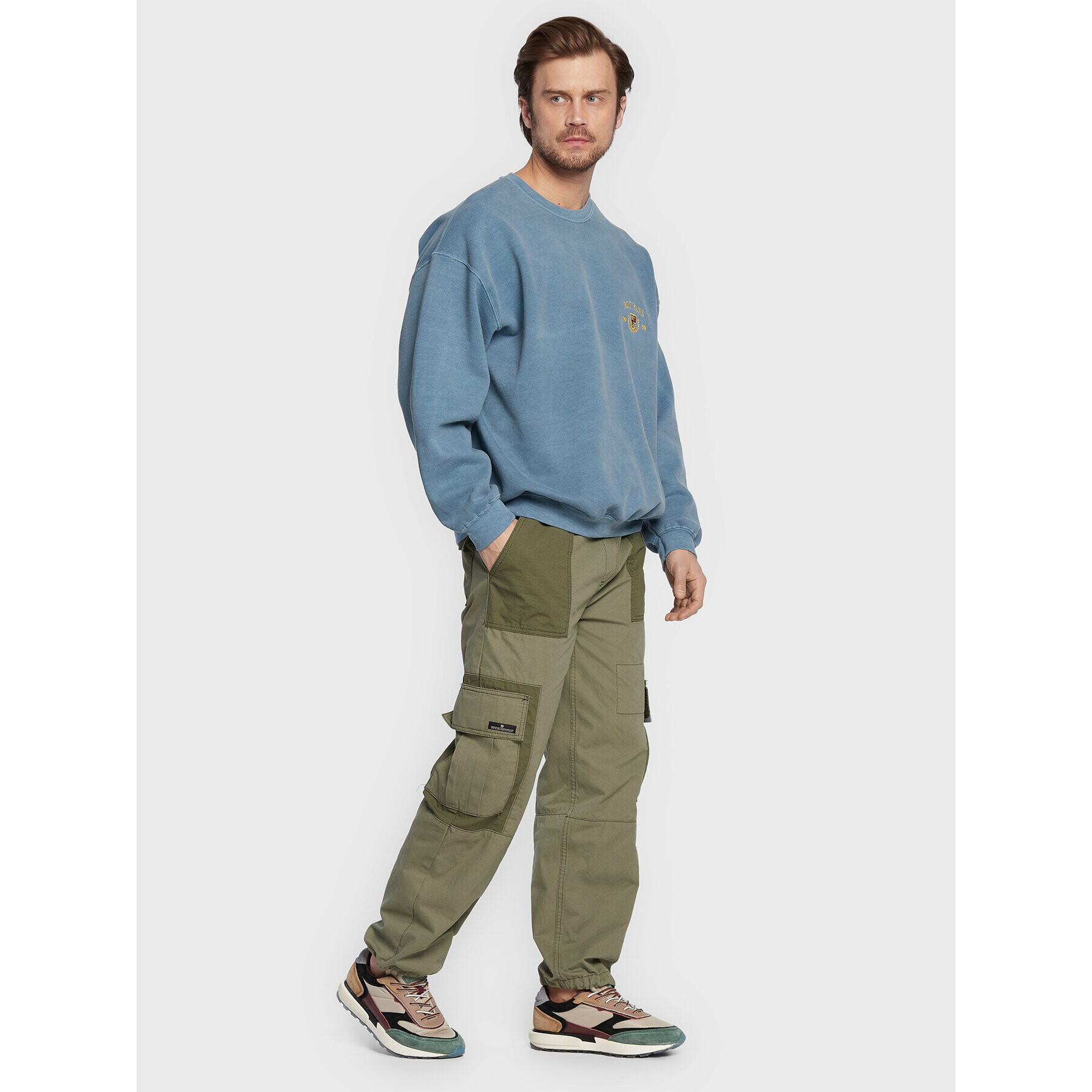 BDG Urban Outfitters Kalhoty z materiálu 76141183 Zelená Relaxed Fit - Pepit.cz