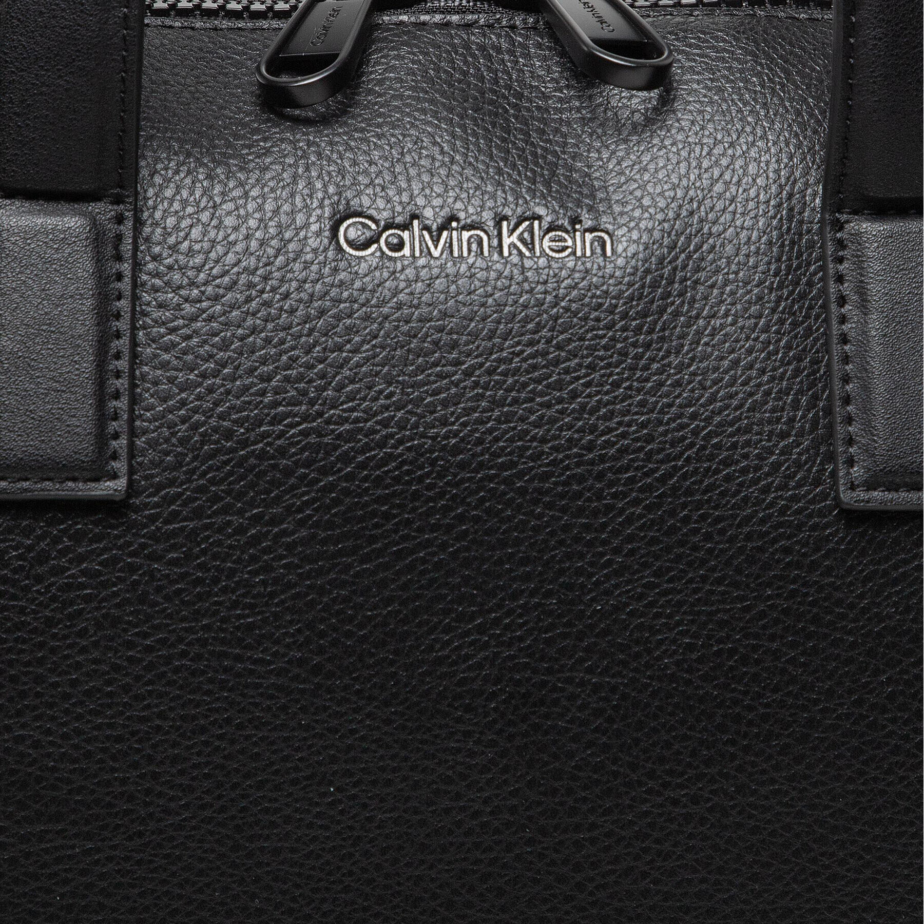 Calvin Klein Brašna na notebook Ck Must Laptop Bag K50K508694 Černá - Pepit.cz