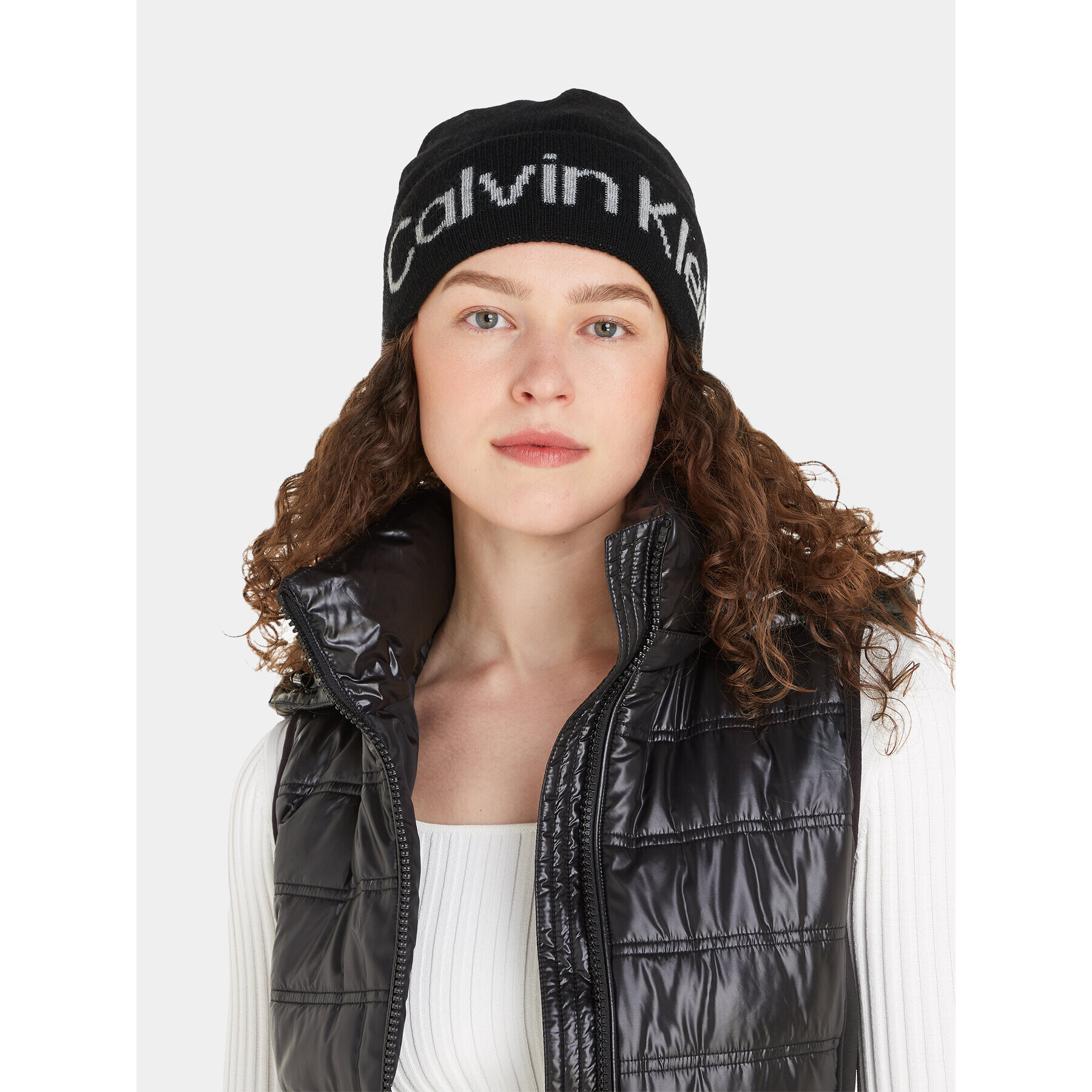 Calvin Klein Čepice Logo Reverso Tonal Beanie K60K611151 Černá - Pepit.cz