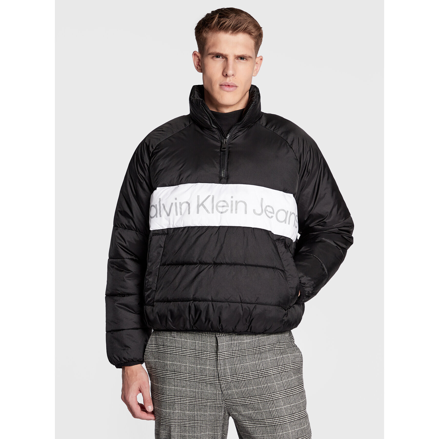 Calvin Klein Jeans Bunda anorak J30J321966 Černá Regular Fit - Pepit.cz