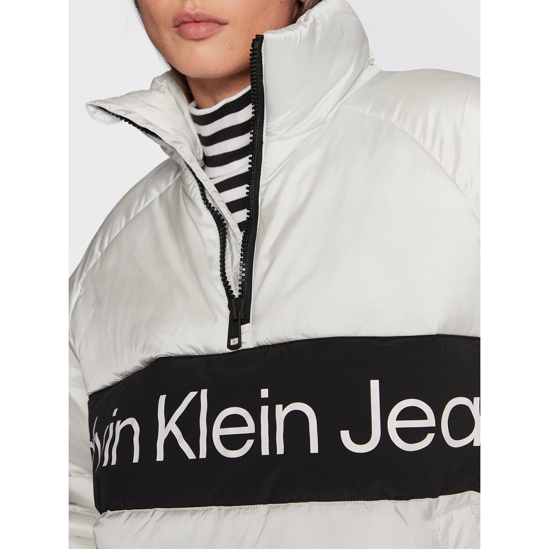 Calvin Klein Jeans Bunda anorak J30J321966 Šedá Regular Fit - Pepit.cz