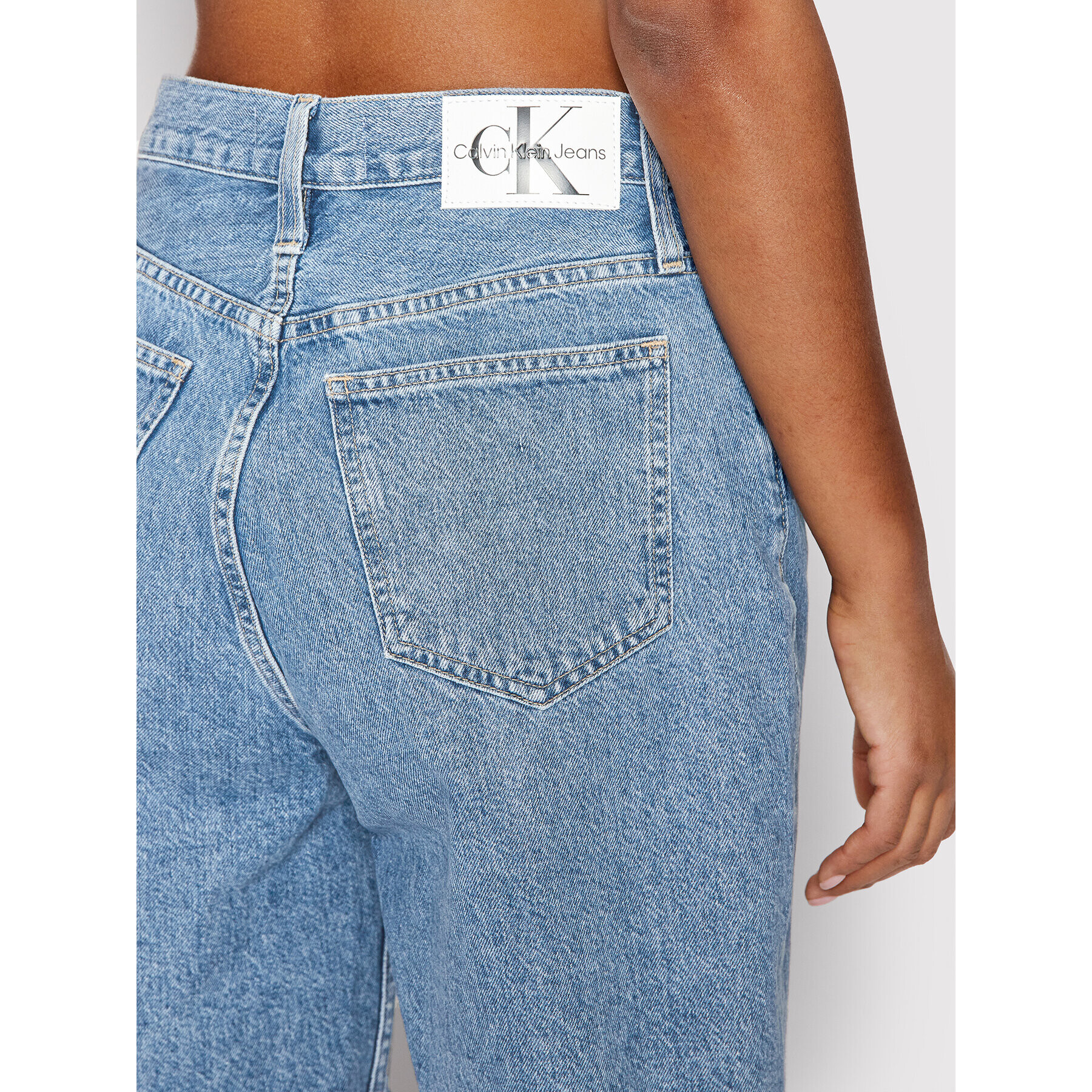 Calvin Klein Jeans Džínové šortky J20J218494 Modrá Mom Fit - Pepit.cz