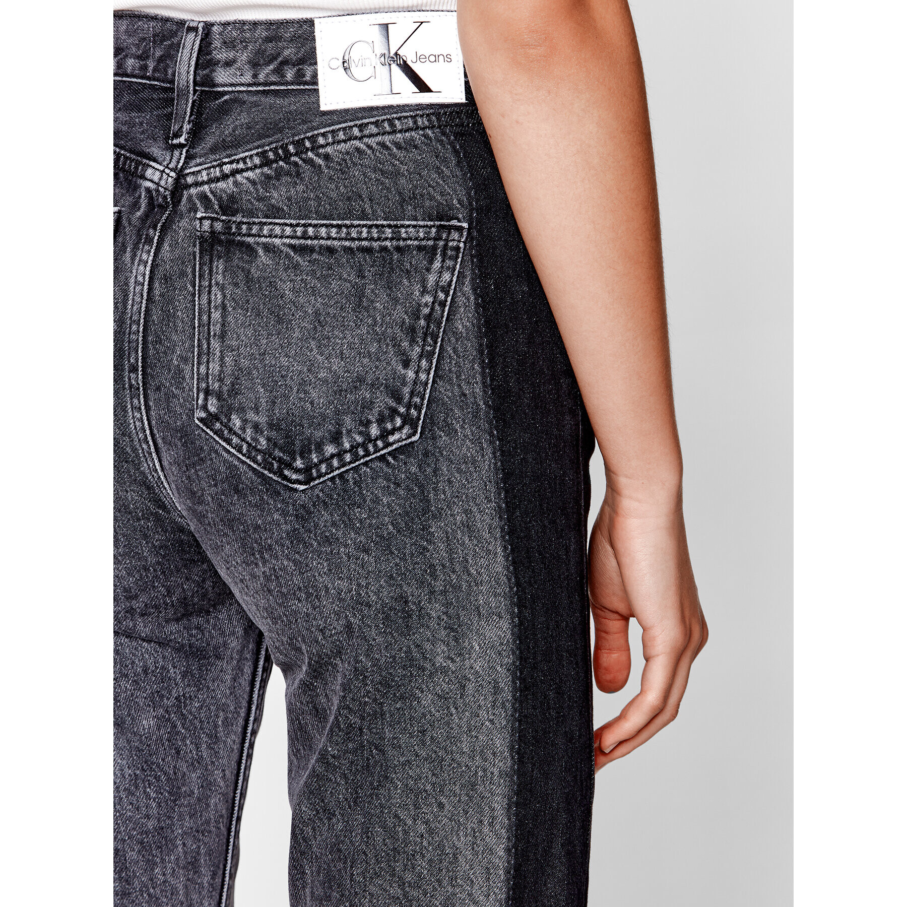 Calvin Klein Jeans Jeansy J20J219326 Šedá Straight Leg - Pepit.cz