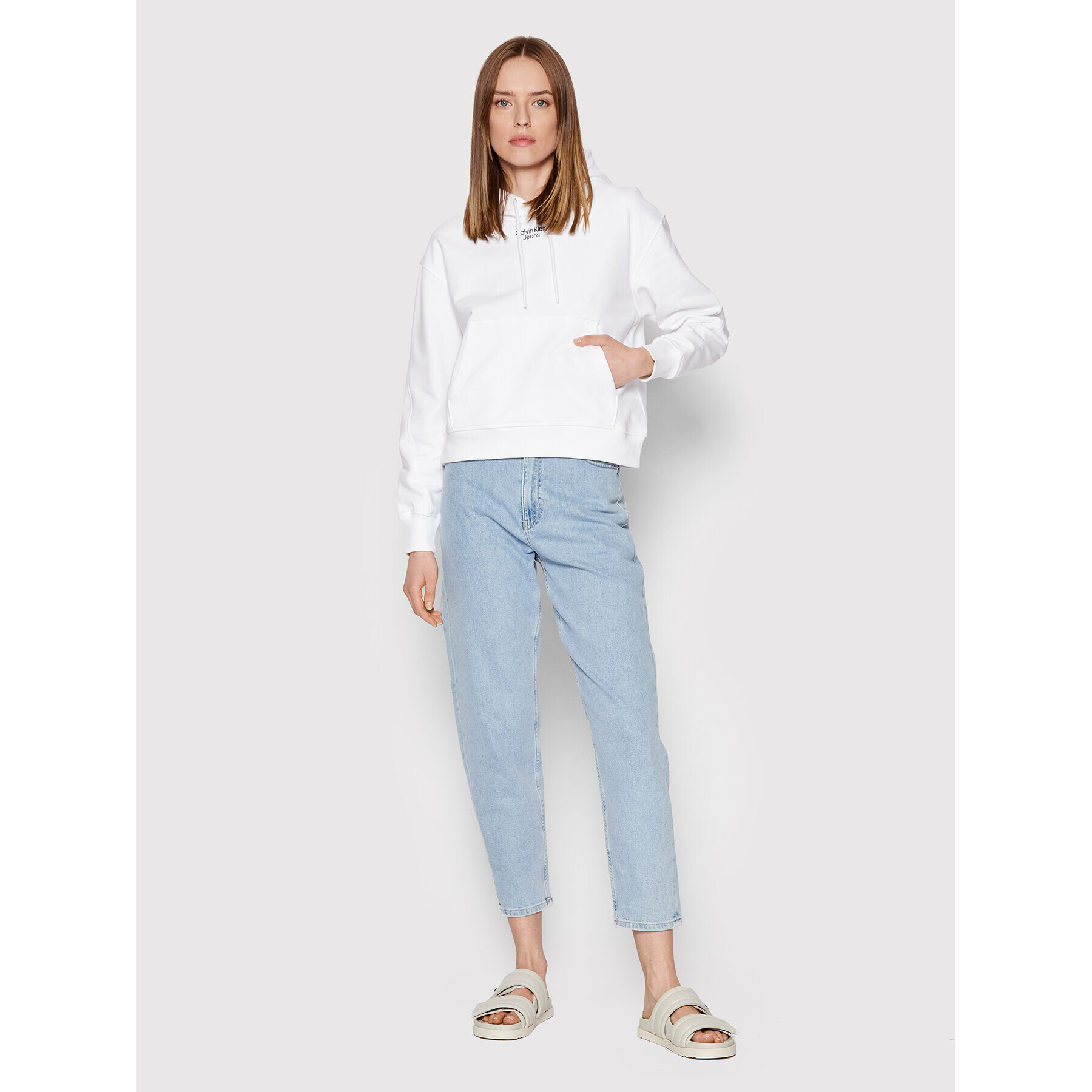 Calvin Klein Jeans Mikina J20J218048 Bílá Relaxed Fit - Pepit.cz