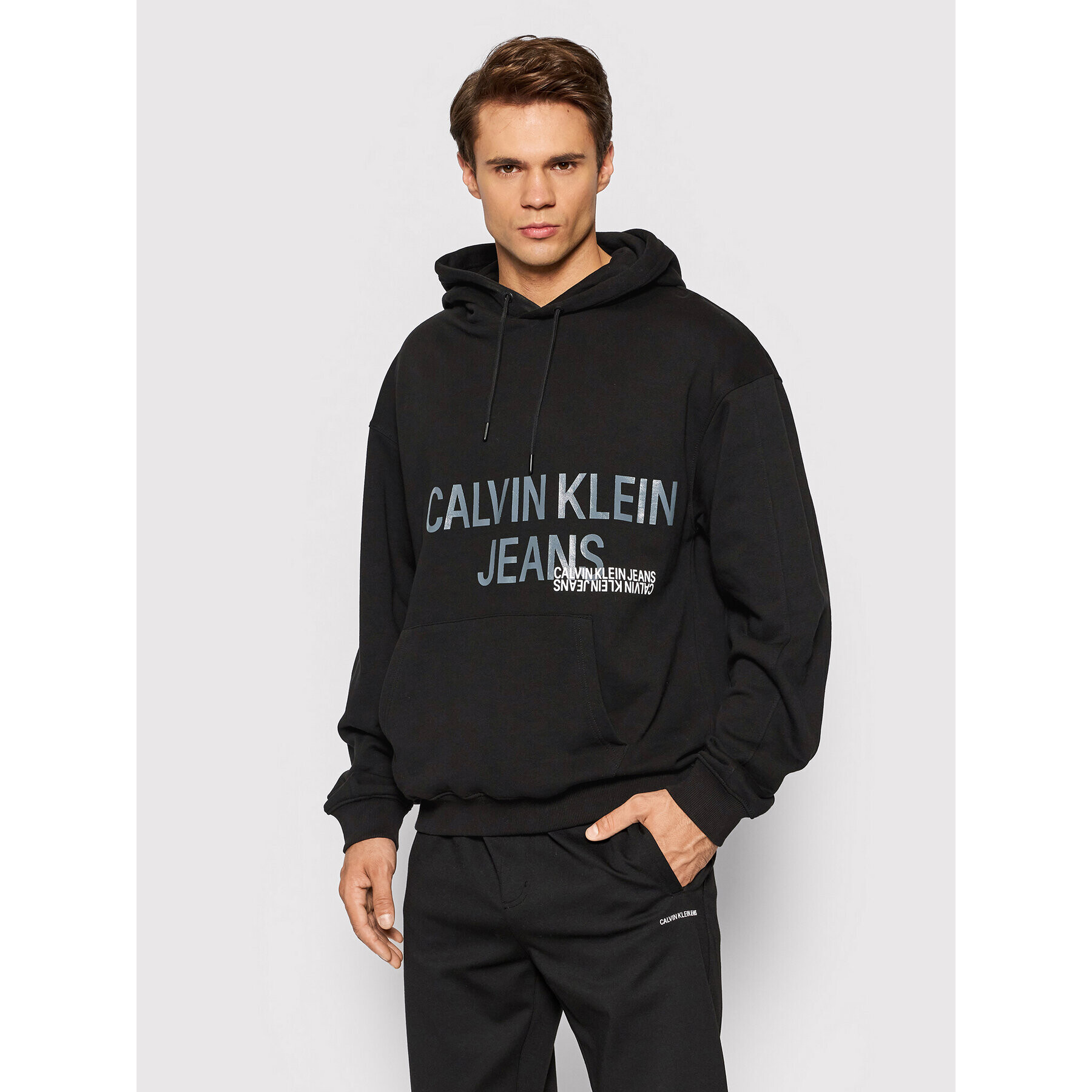 Calvin Klein Jeans Mikina J30J318801 Černá Relaxed Fit - Pepit.cz