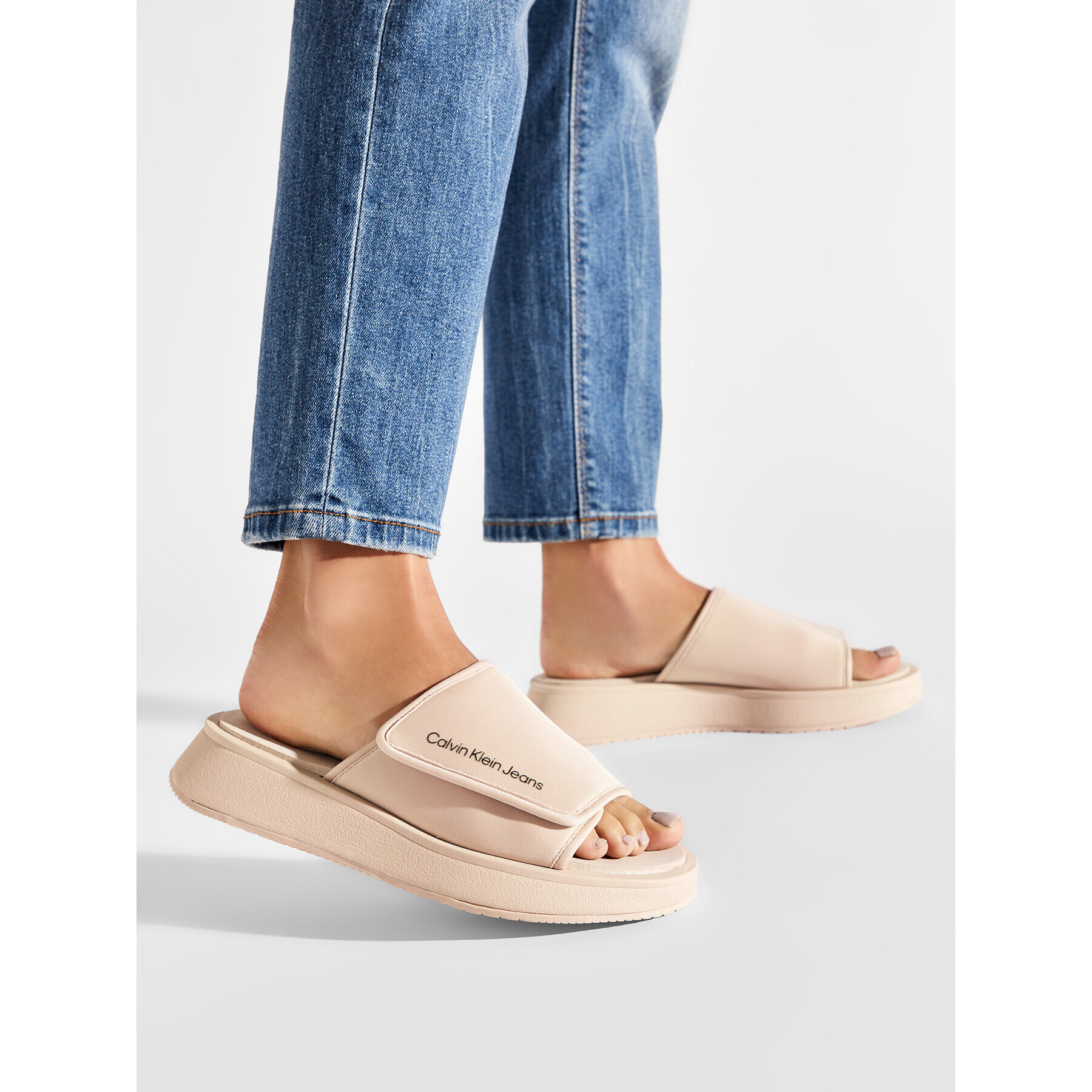 Calvin Klein Jeans Nazouváky One-Strap YW0YW00672 Béžová - Pepit.cz