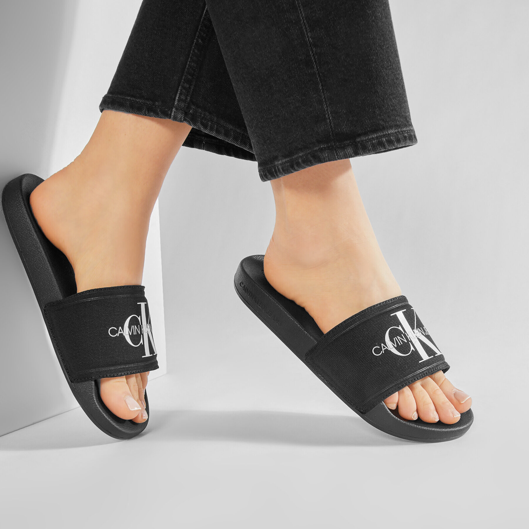 Calvin Klein Jeans Nazouváky Slide Monogram Co YW0YW00103 Černá - Pepit.cz