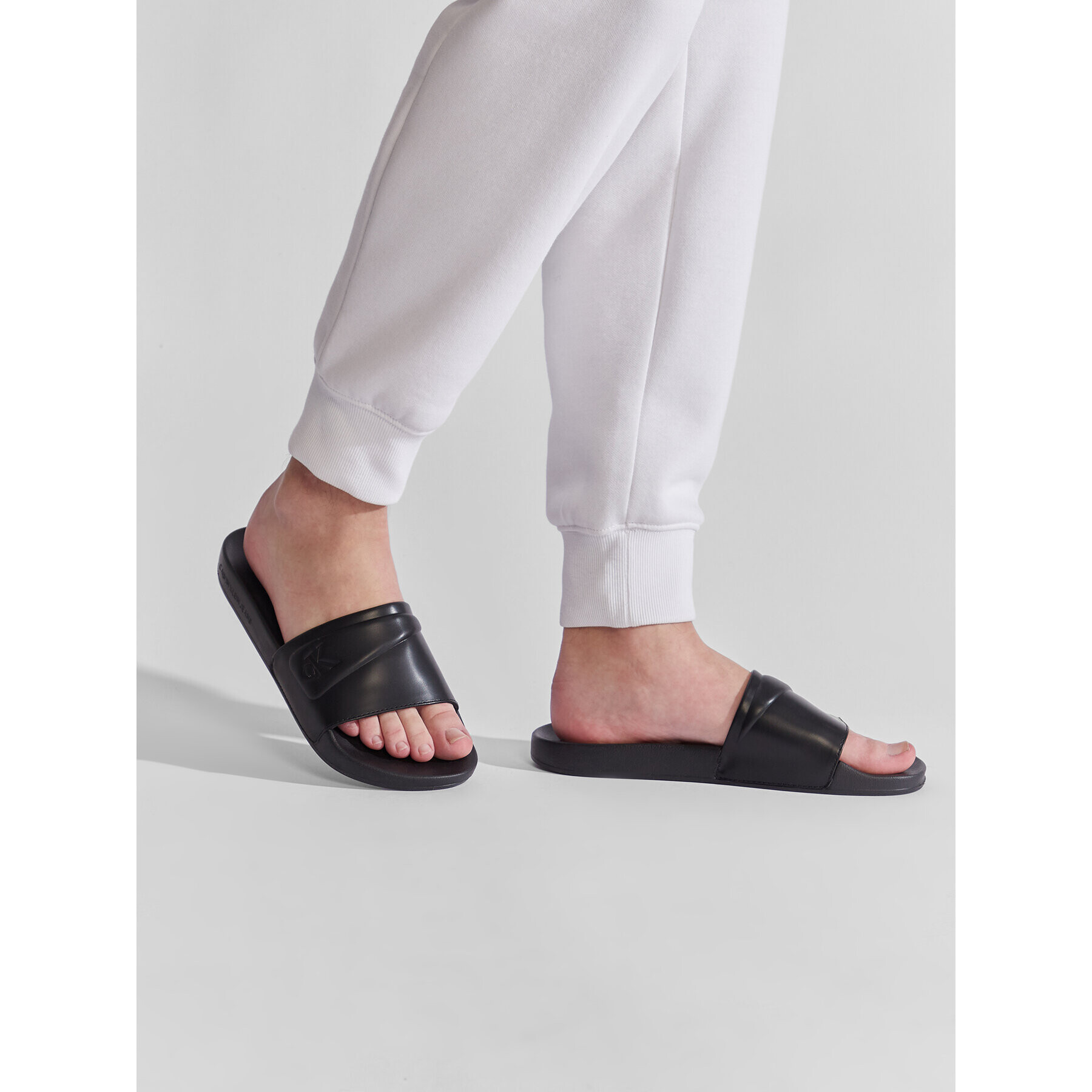 Calvin Klein Jeans Nazouváky Slide Padded Monogram YM0YM00531 Černá - Pepit.cz